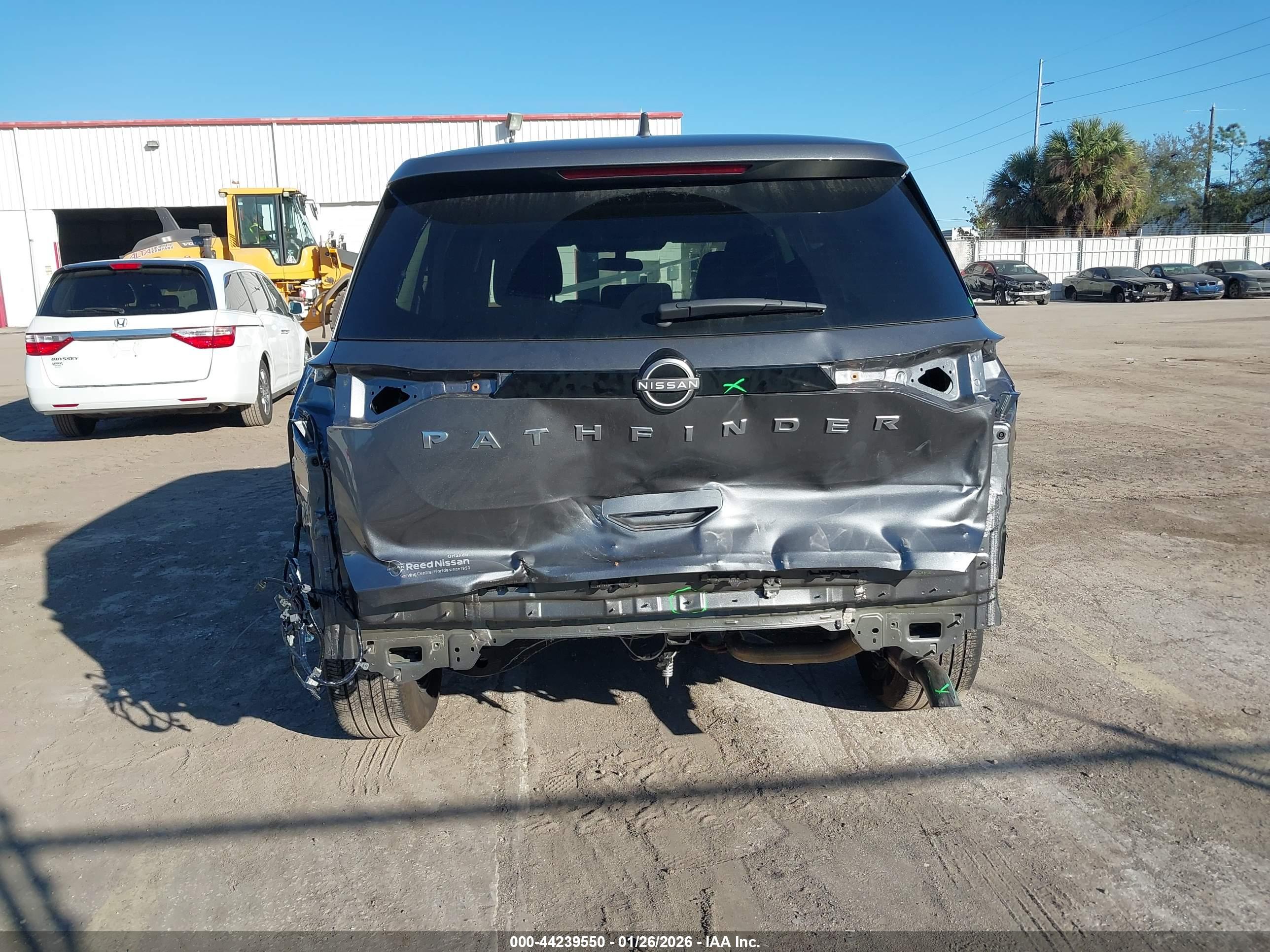 NISSAN PATHFINDER image 6