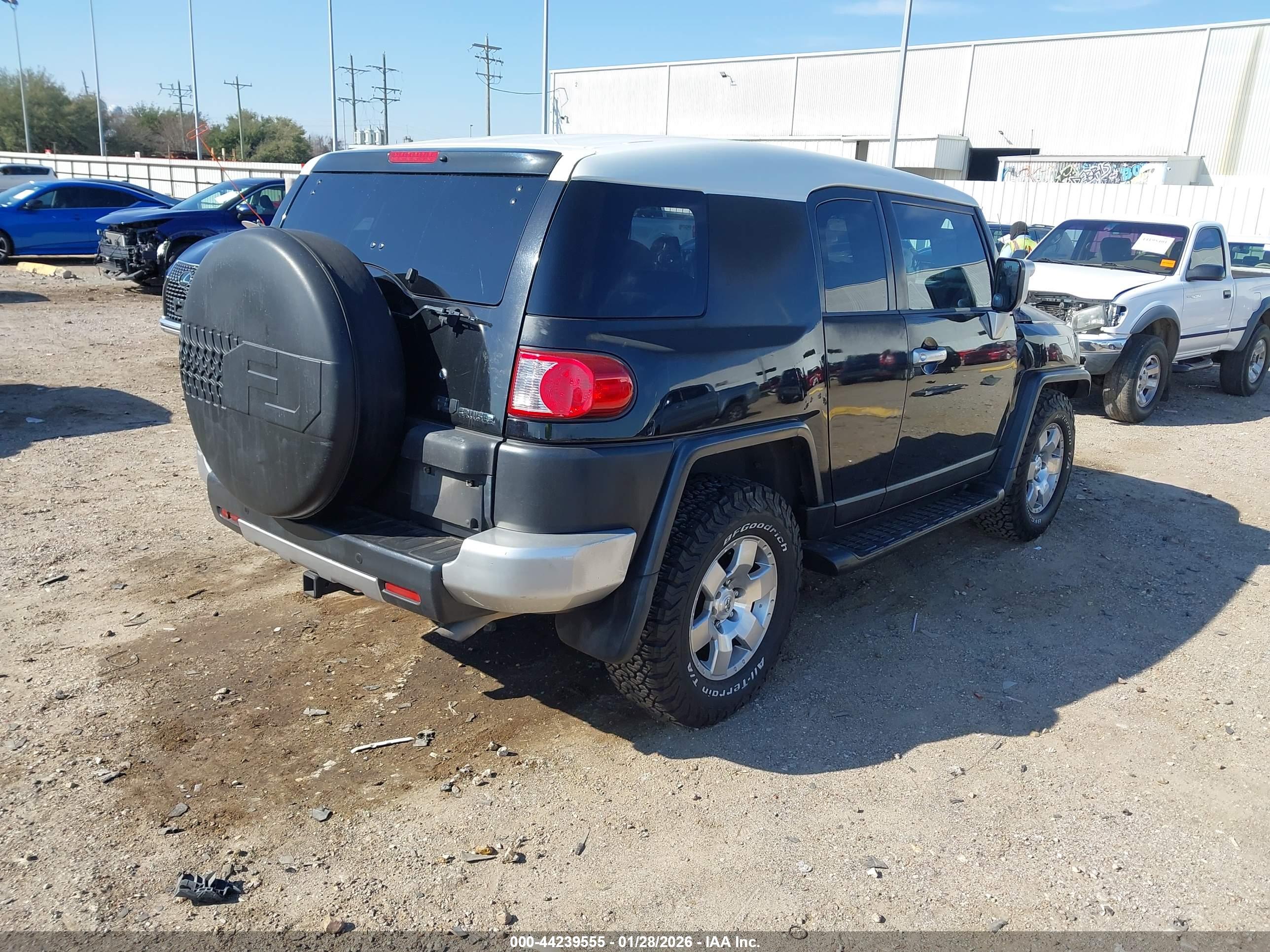 TOYOTA FJ image 4
