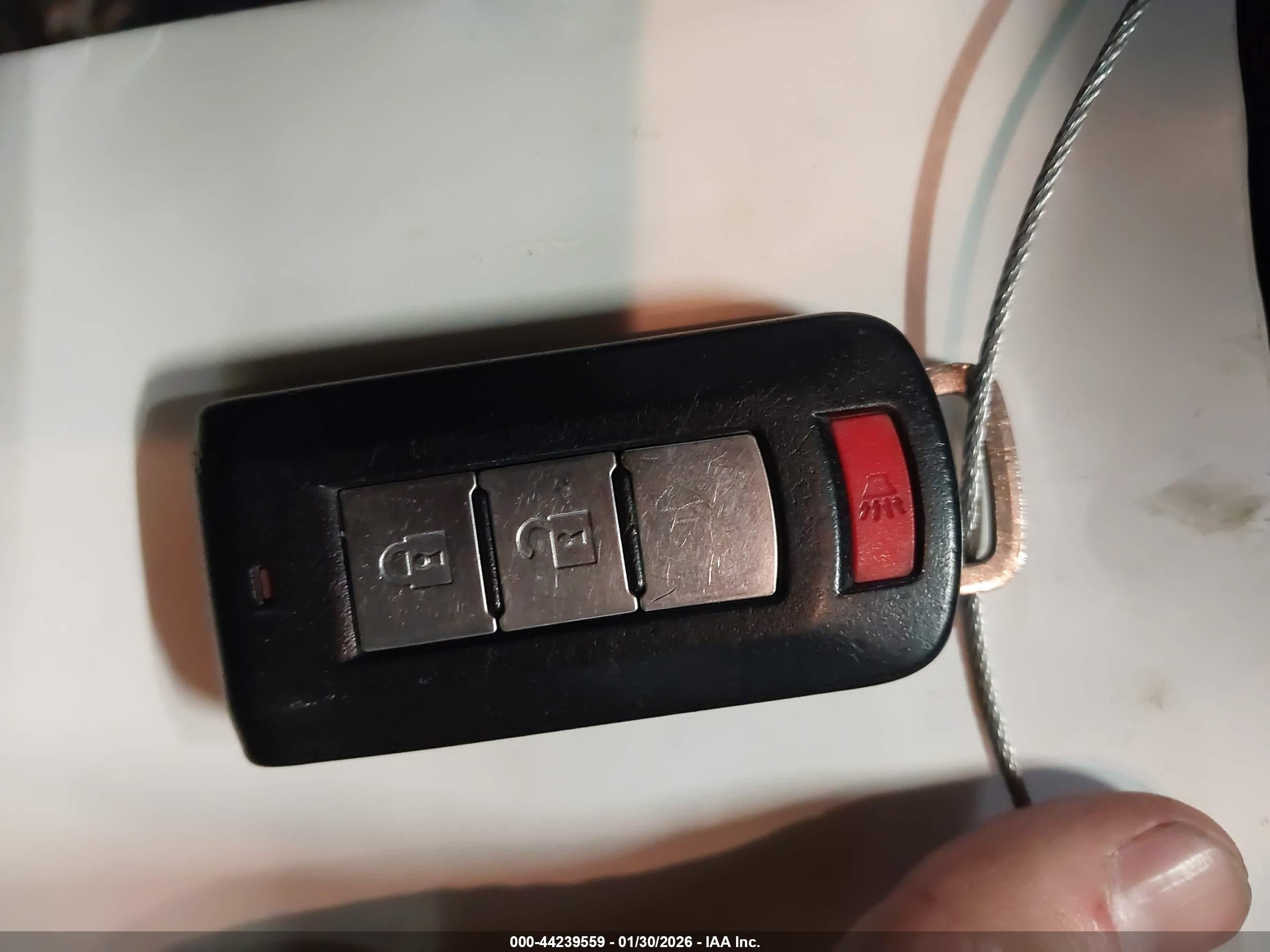 MITSUBISHI OUTLANDER image 11