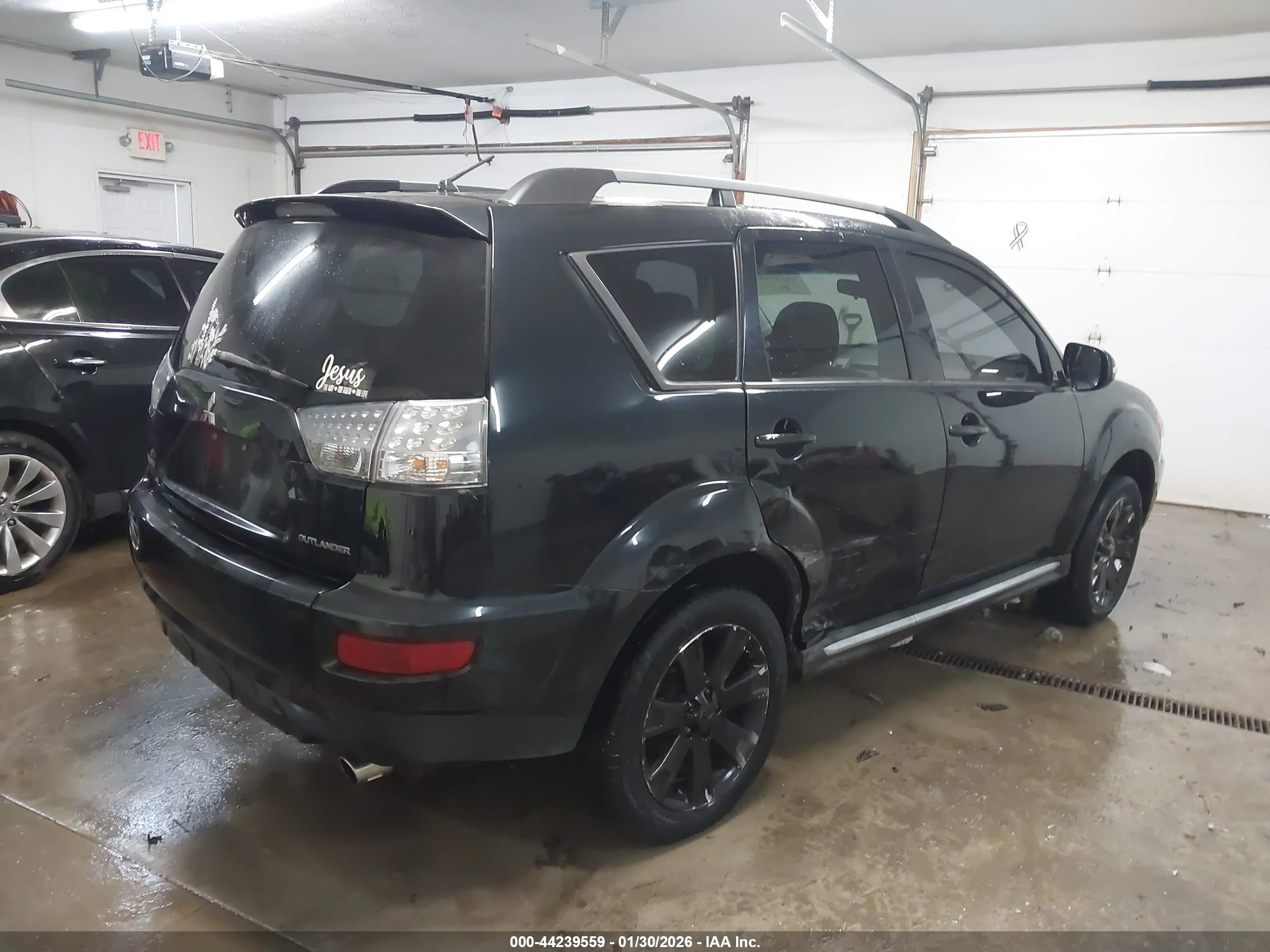 MITSUBISHI OUTLANDER image 4