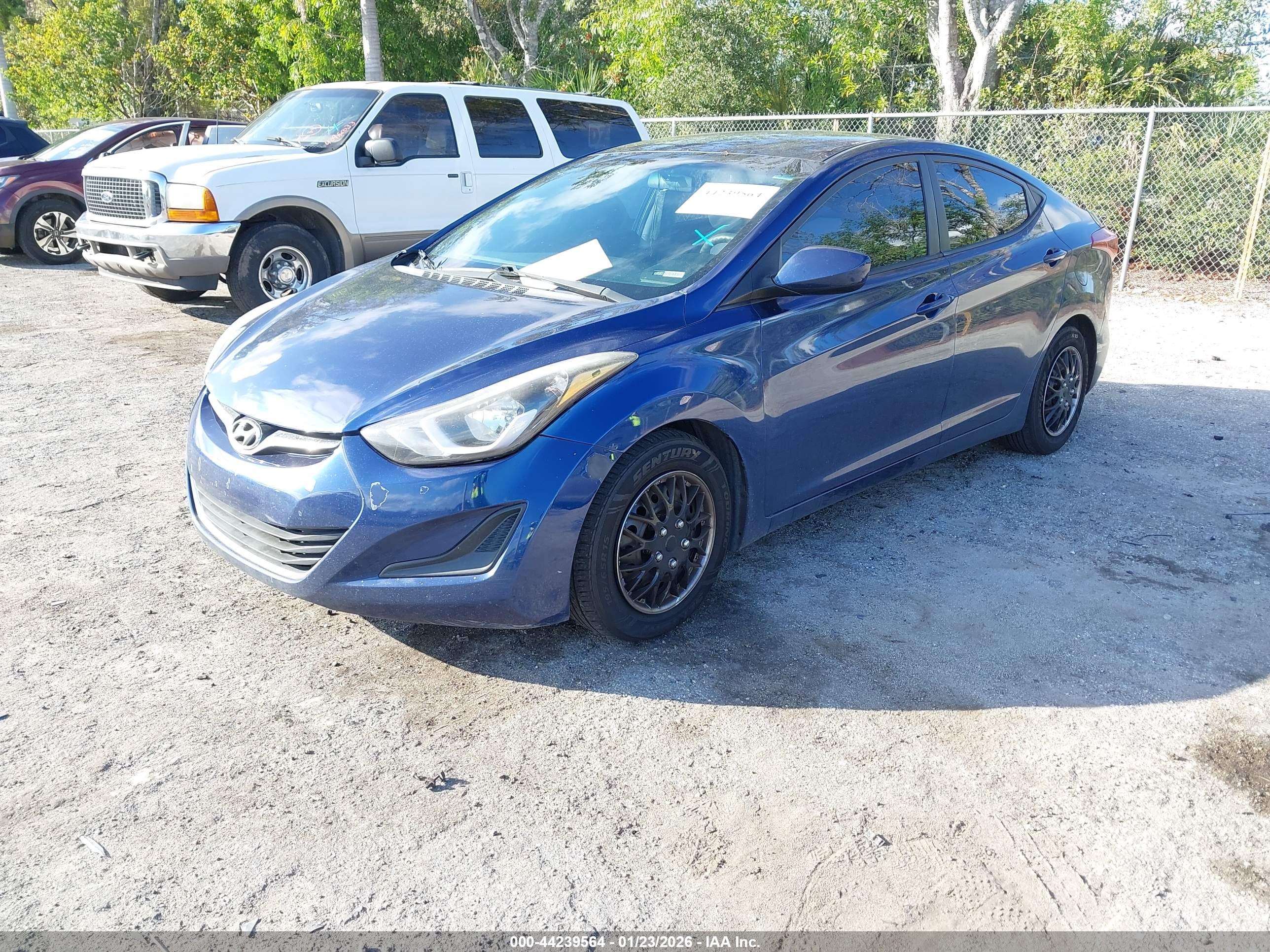 HYUNDAI ELANTRA image 2