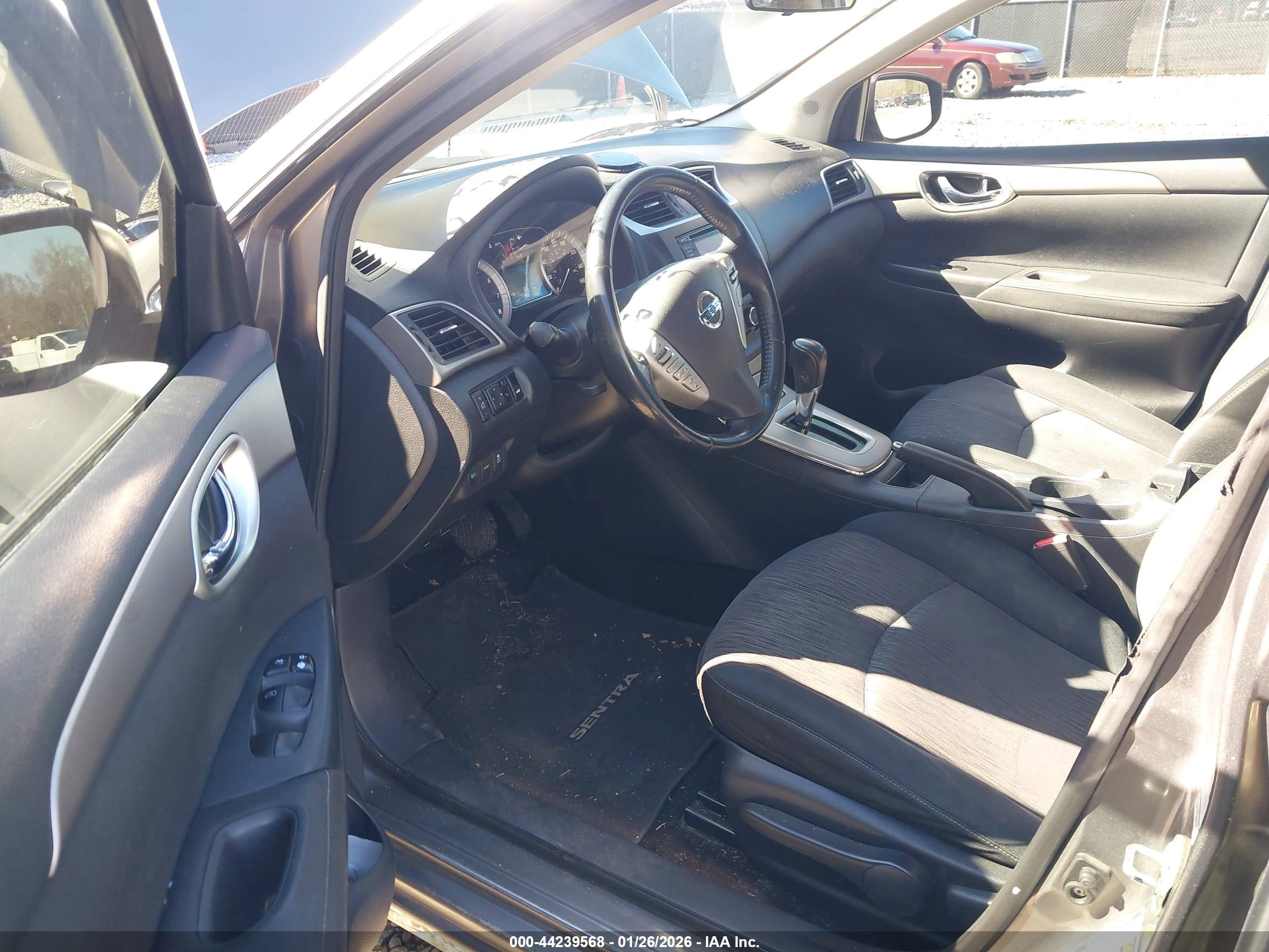 NISSAN SENTRA image 5