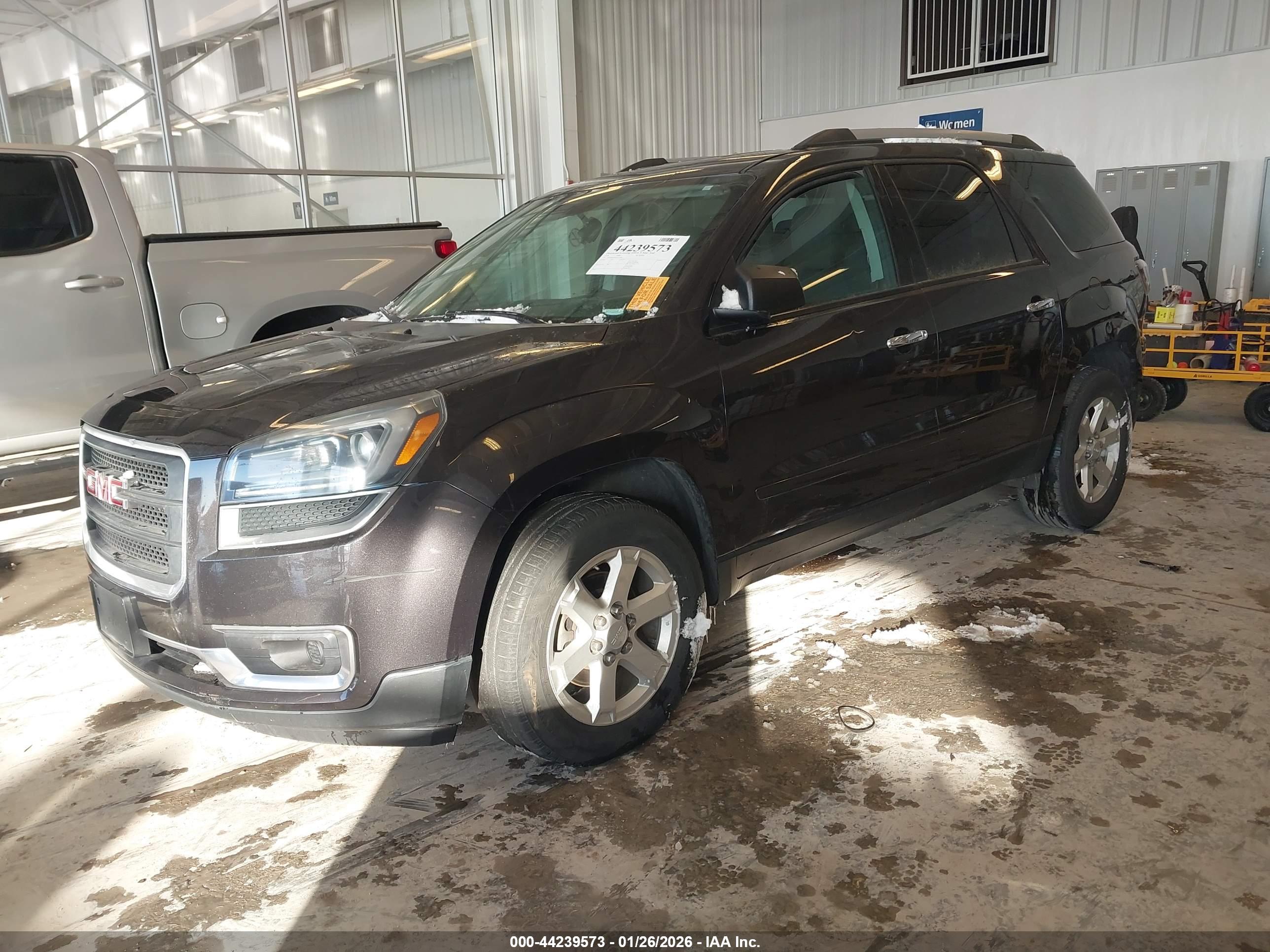 GMC ACADIA image 2