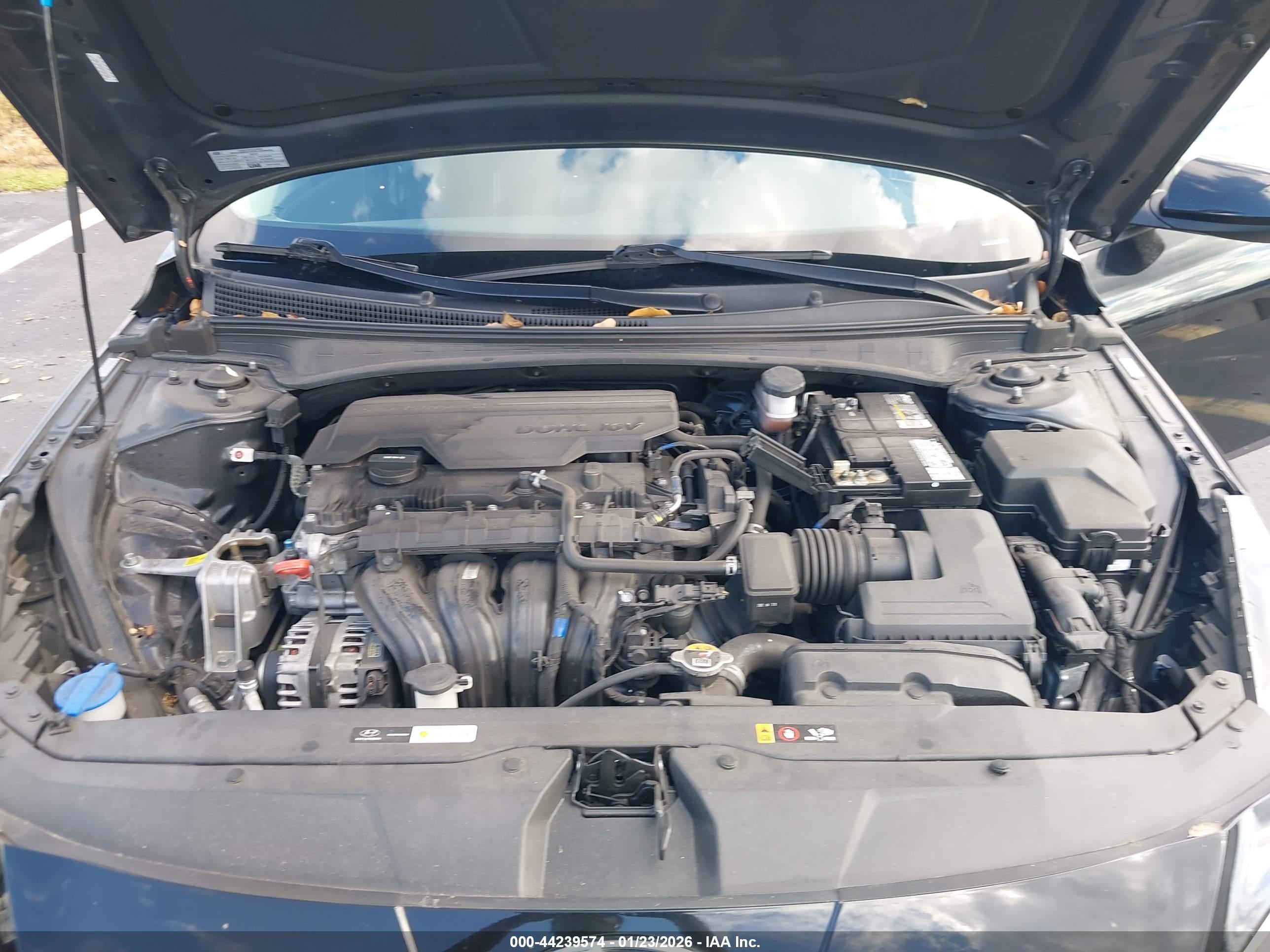 HYUNDAI ELANTRA image 10