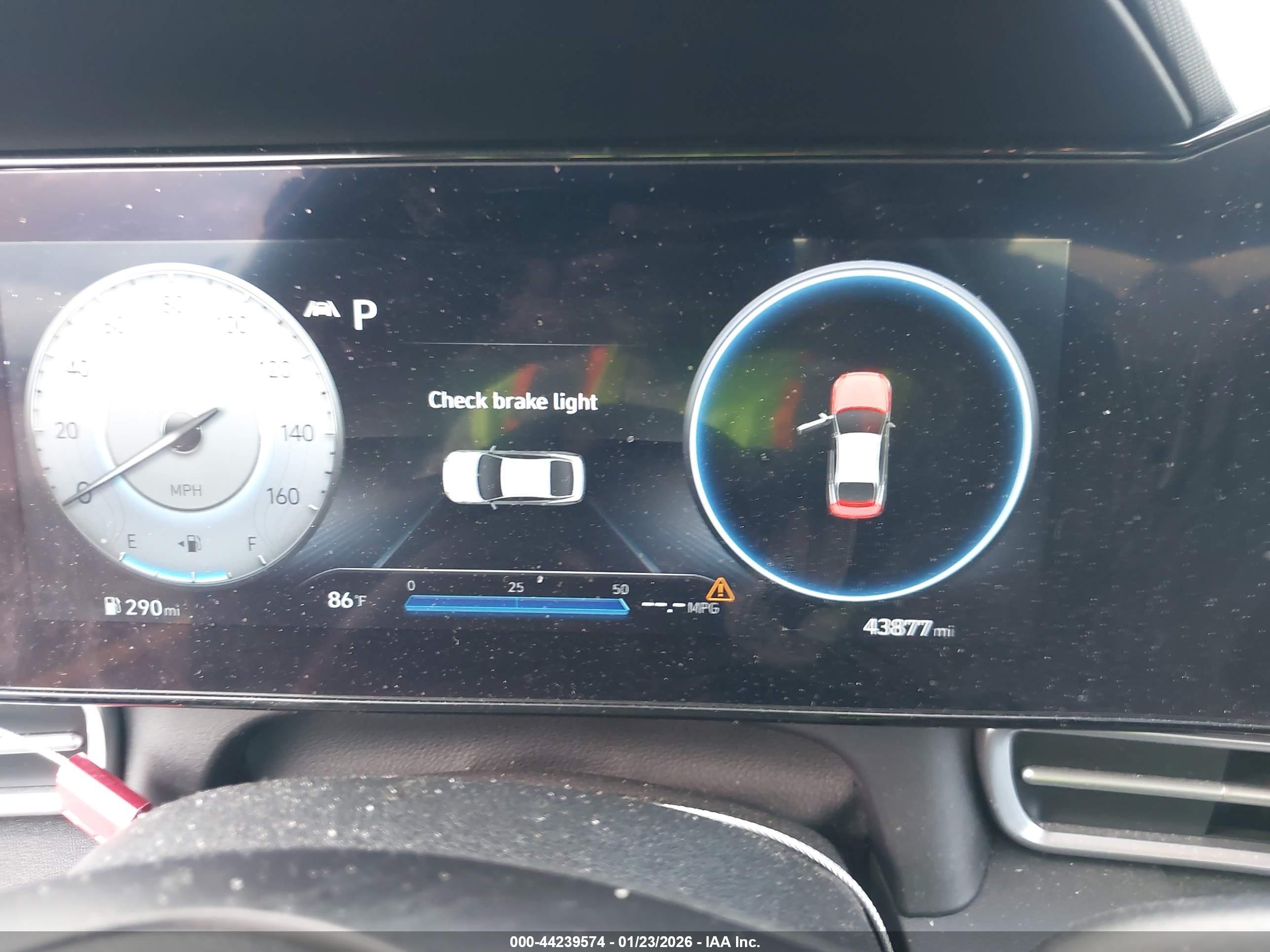 HYUNDAI ELANTRA image 7