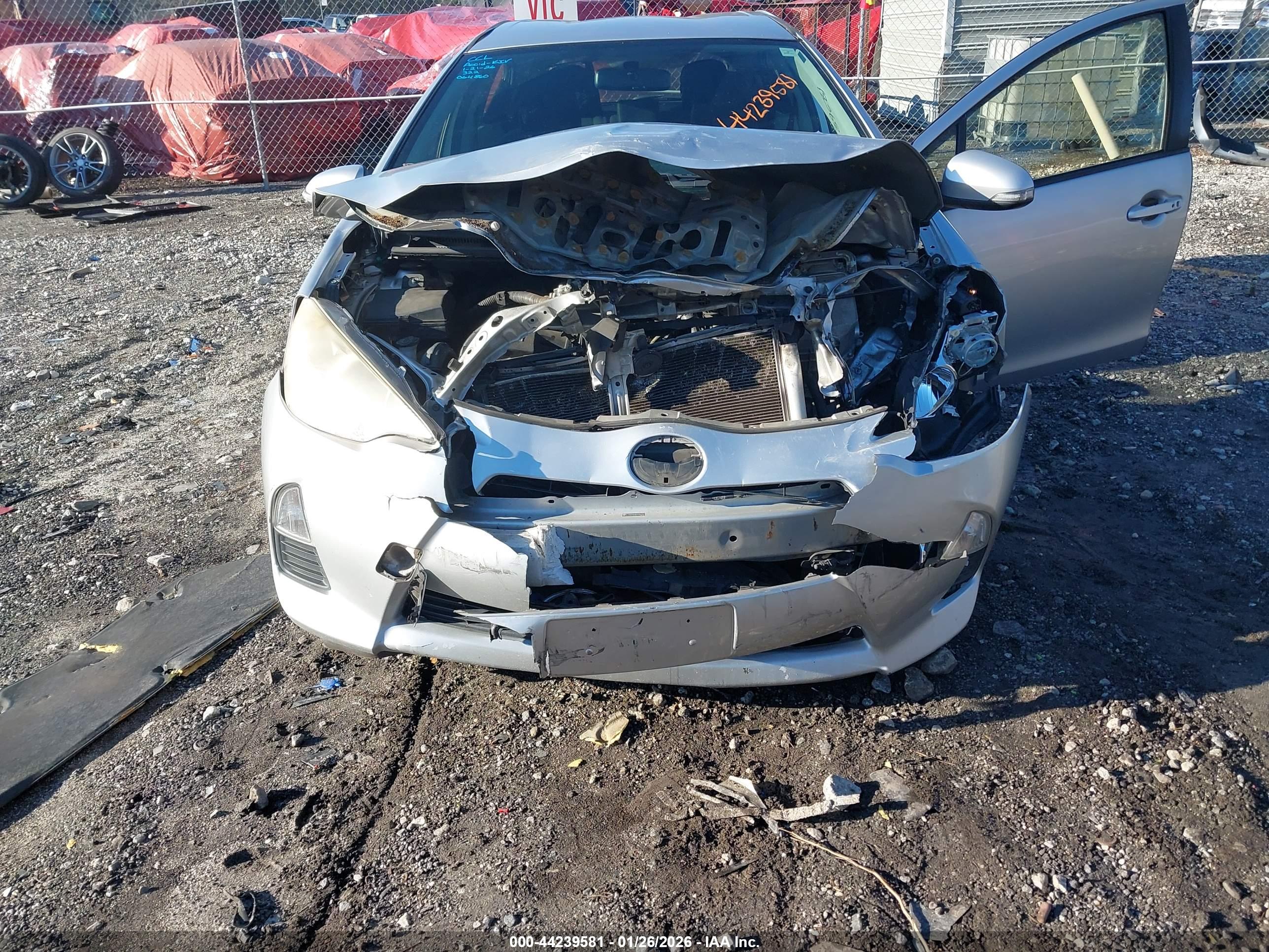 TOYOTA PRIUS image 6