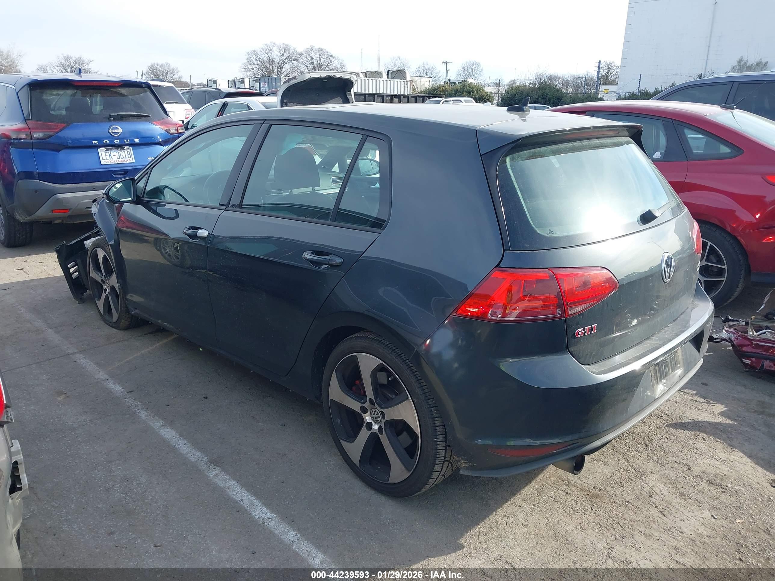 VOLKSWAGEN GOLF image 3