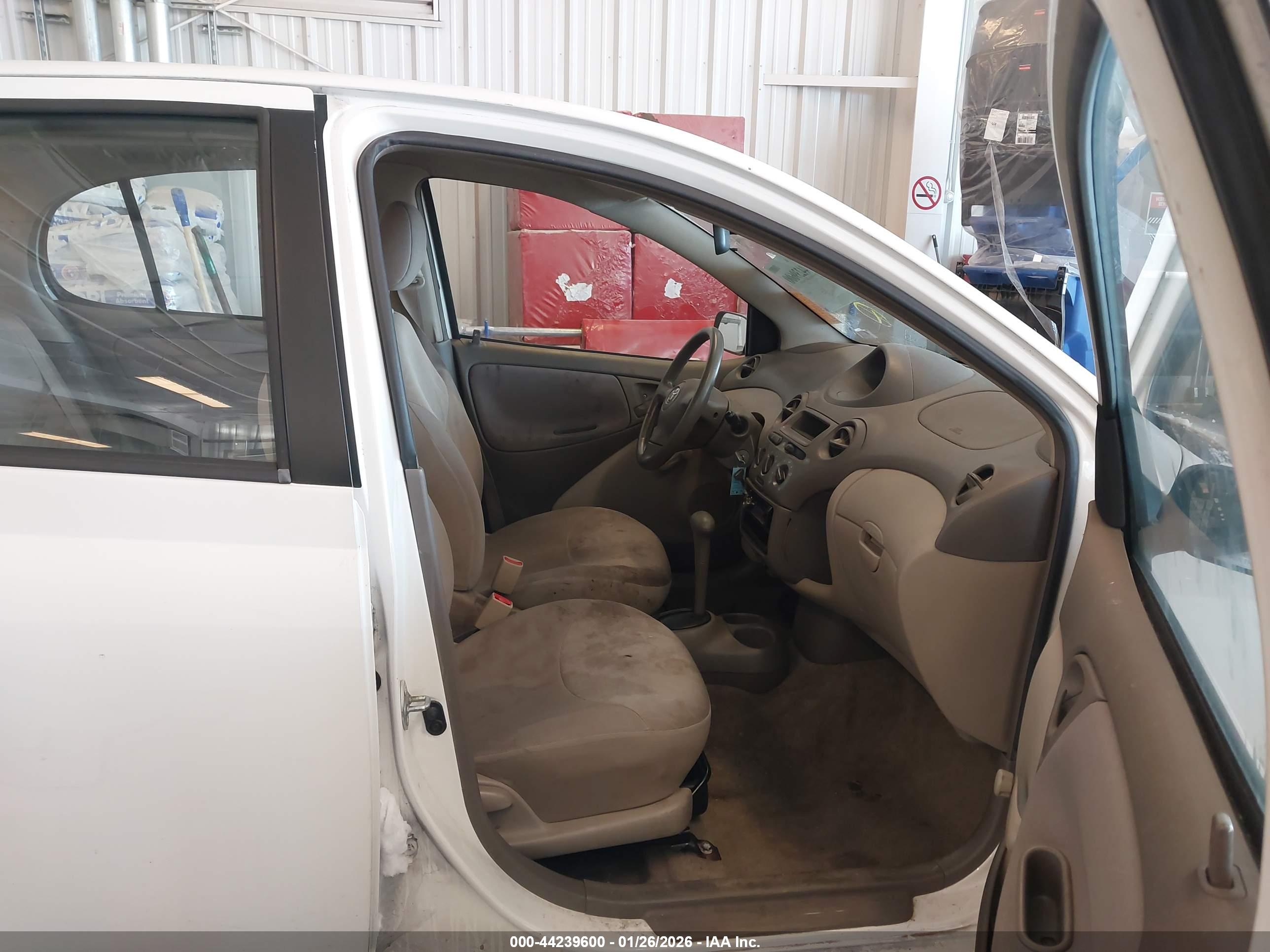 TOYOTA ECHO image 5