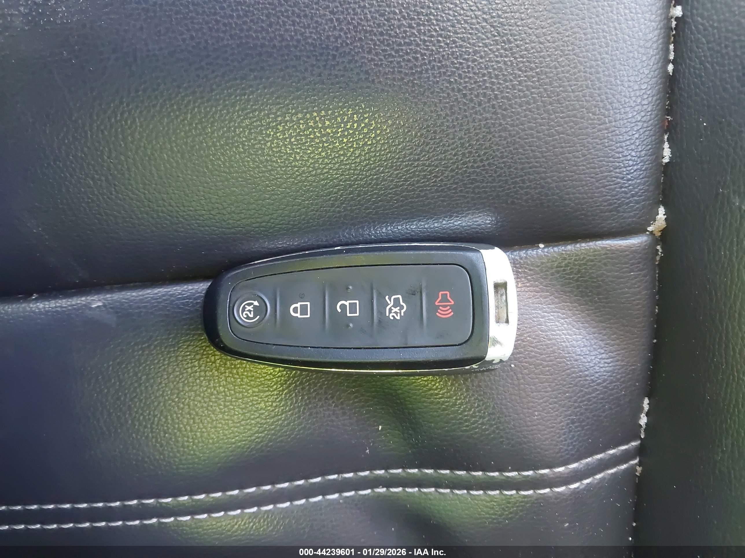 FORD ESCAPE image 11