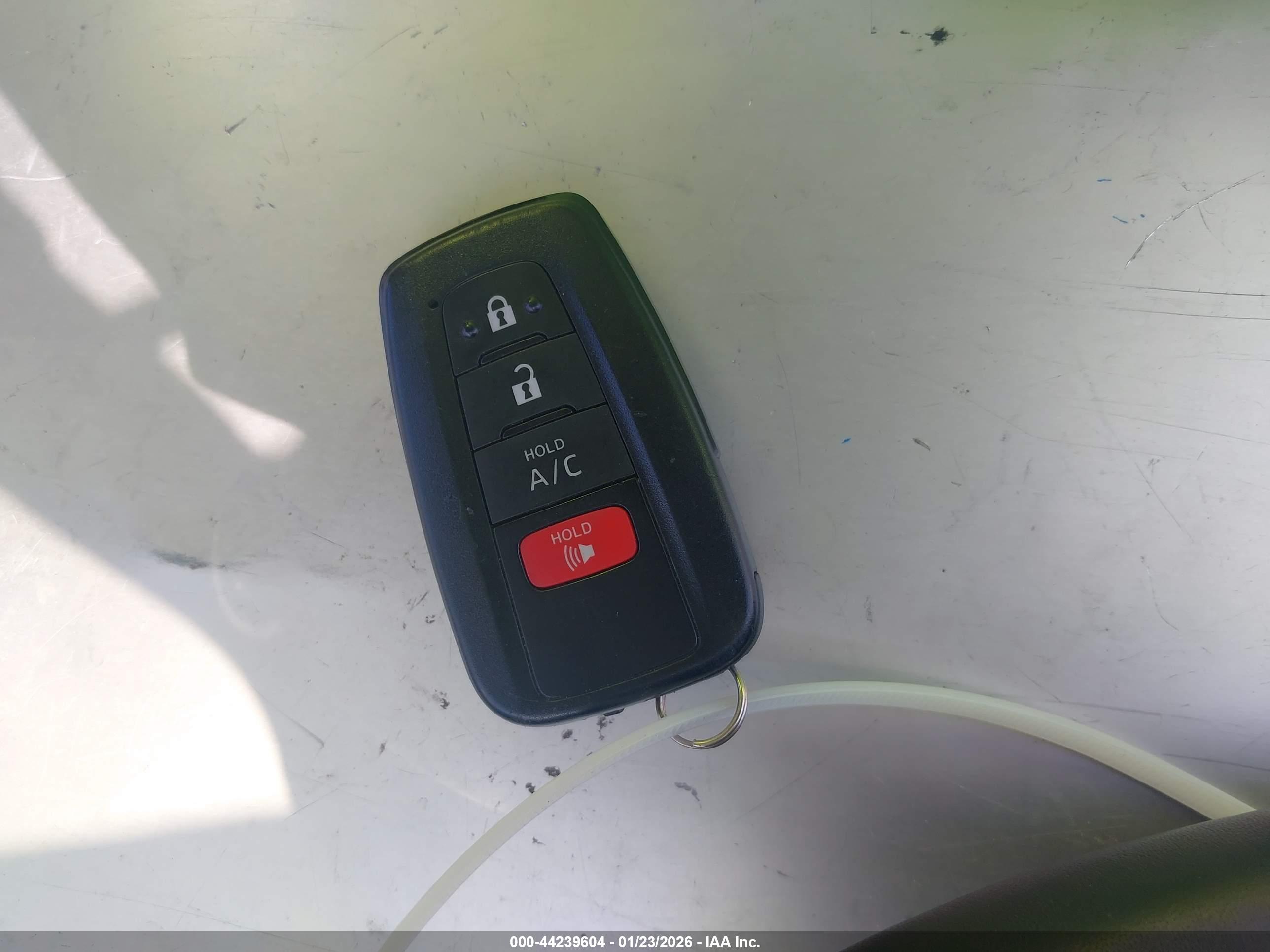 TOYOTA PRIUS image 11