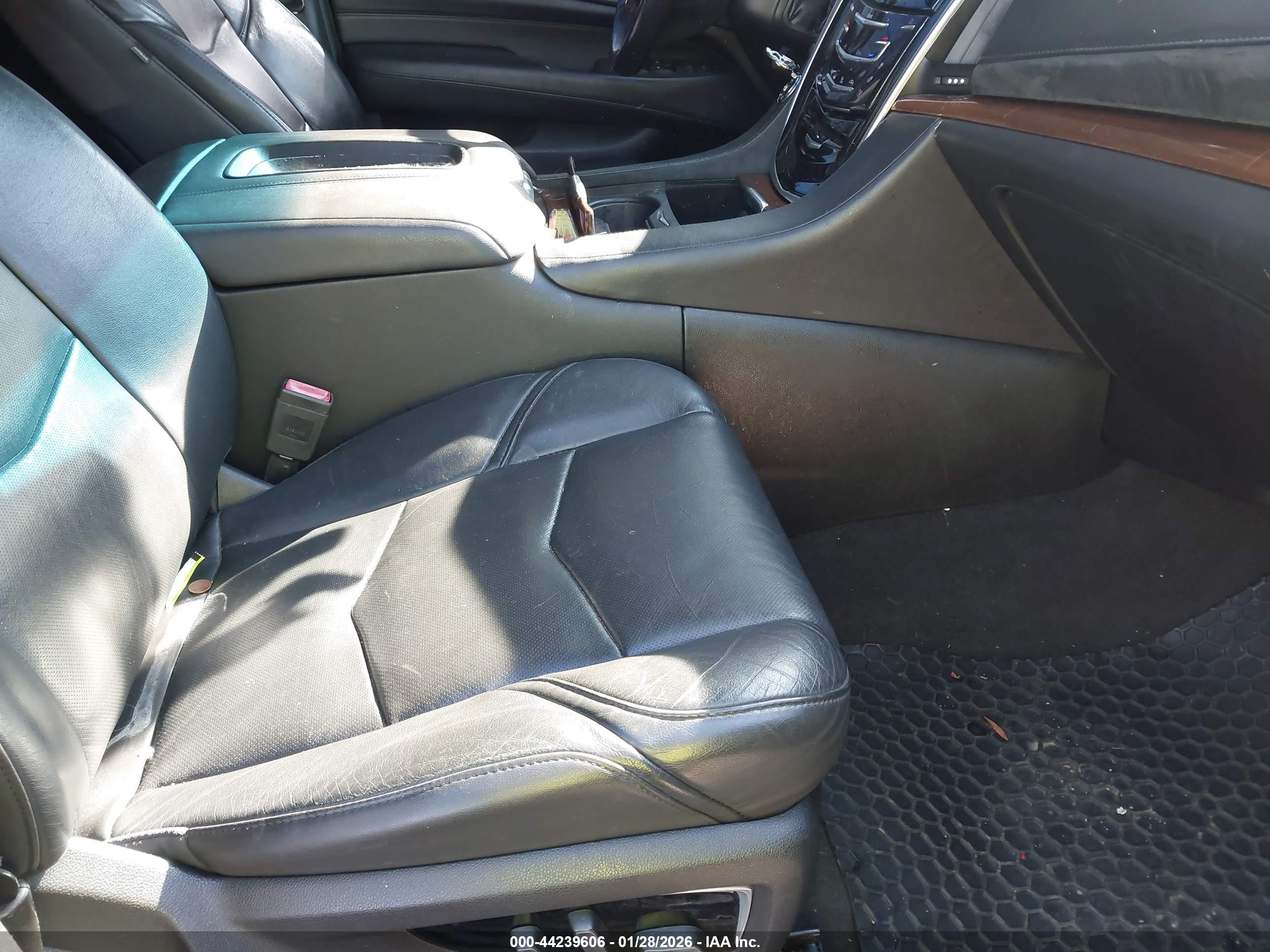 CADILLAC ESCALADE image 5