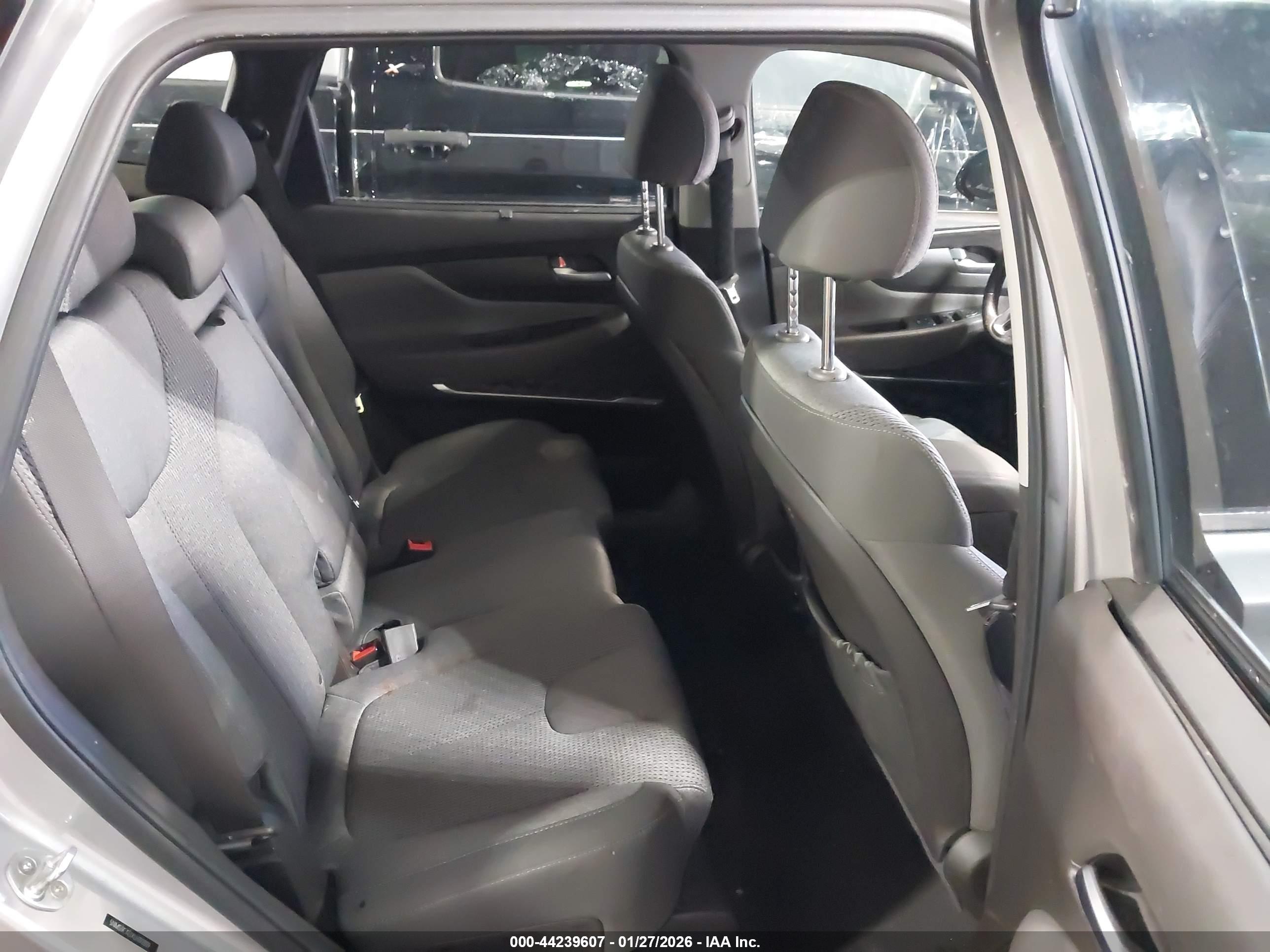 HYUNDAI SANTA image 8