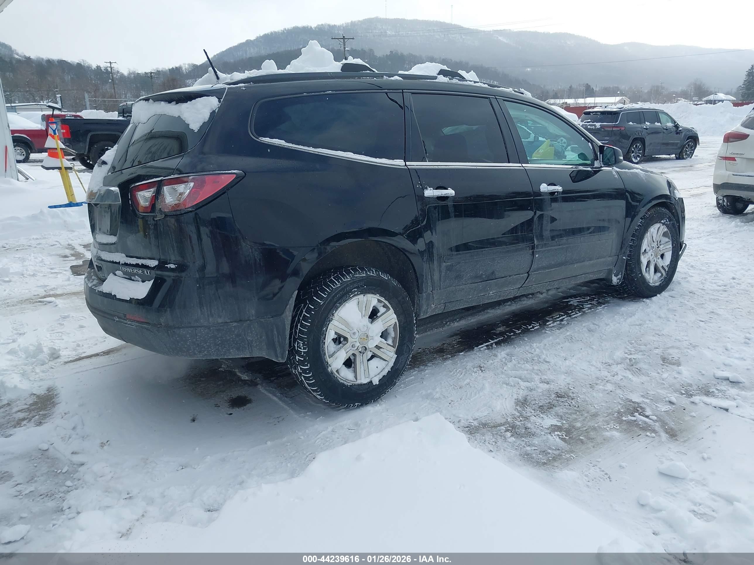 CHEVROLET TRAVERSE image 4