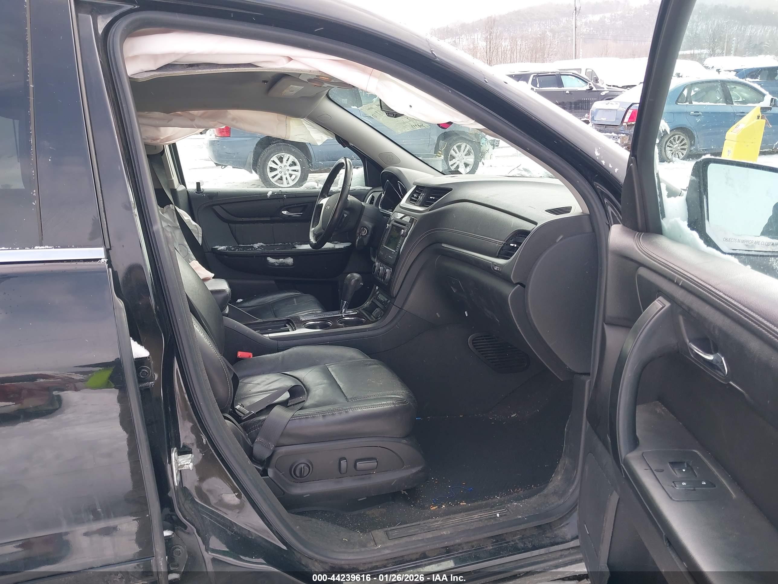 CHEVROLET TRAVERSE image 5