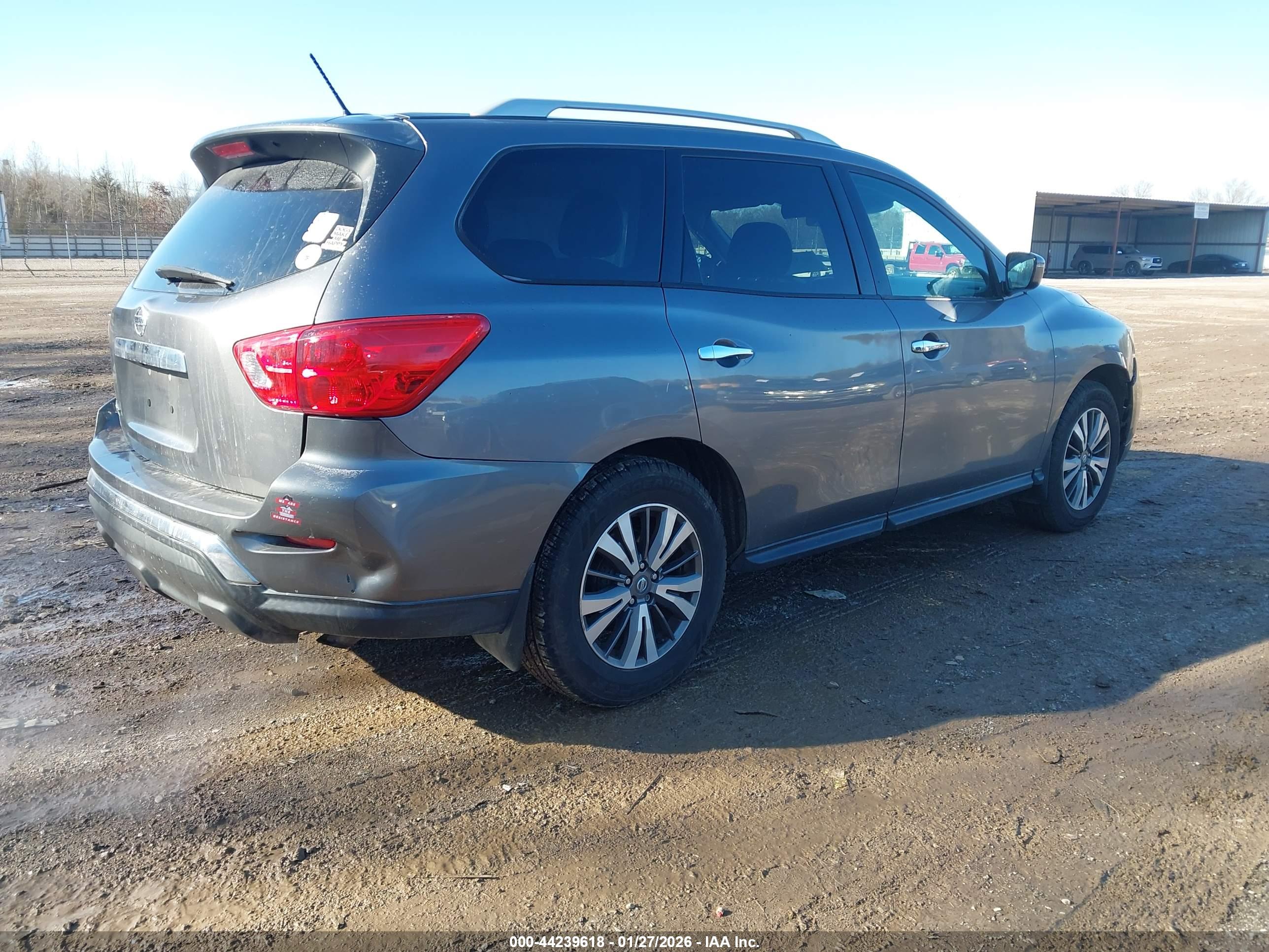 NISSAN PATHFINDER image 4