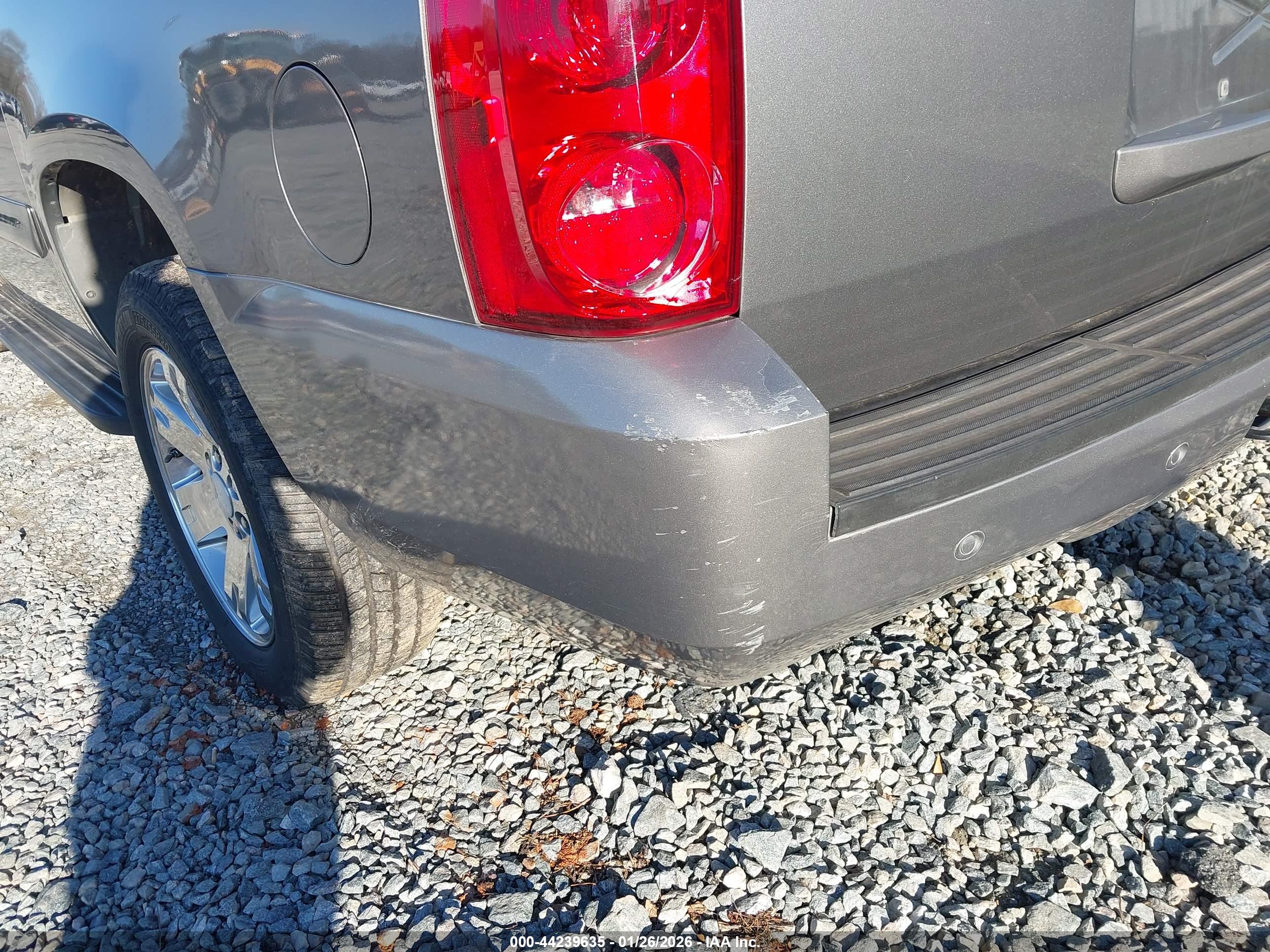 GMC YUKON image 6