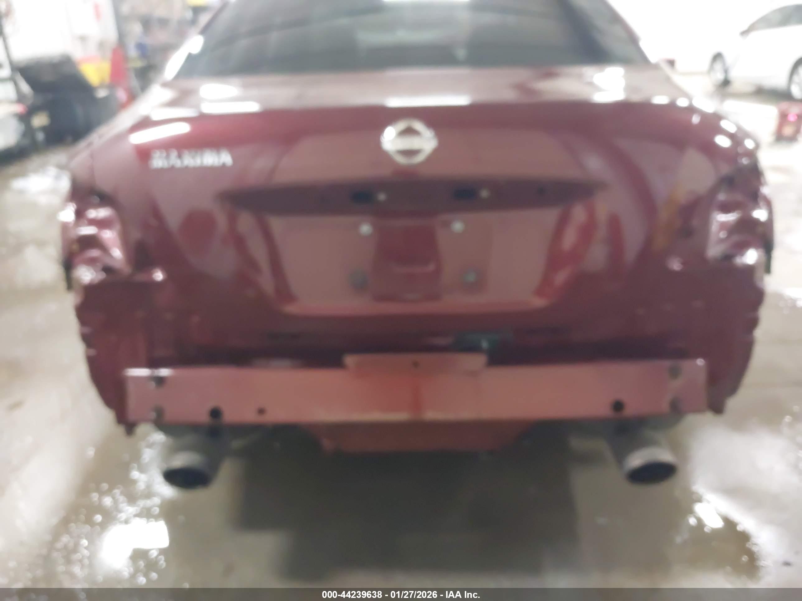 NISSAN MAXIMA image 6