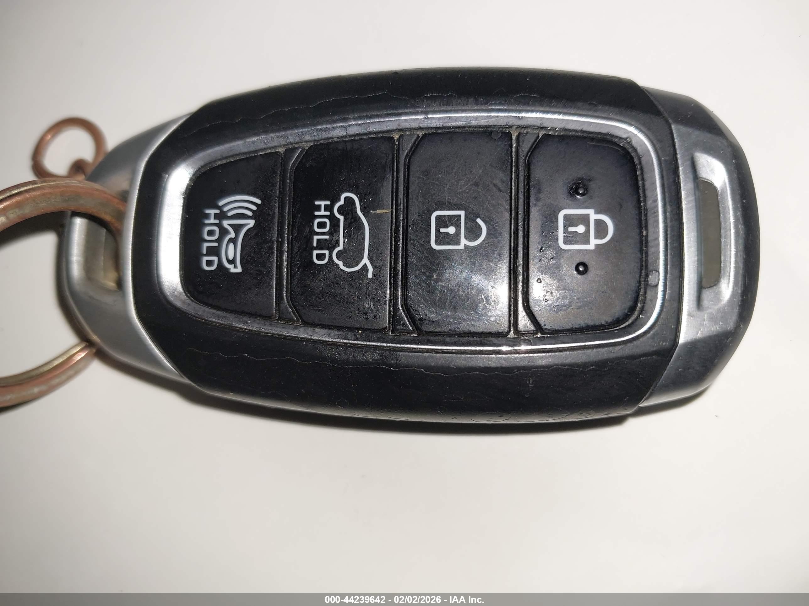 HYUNDAI SANTA image 11