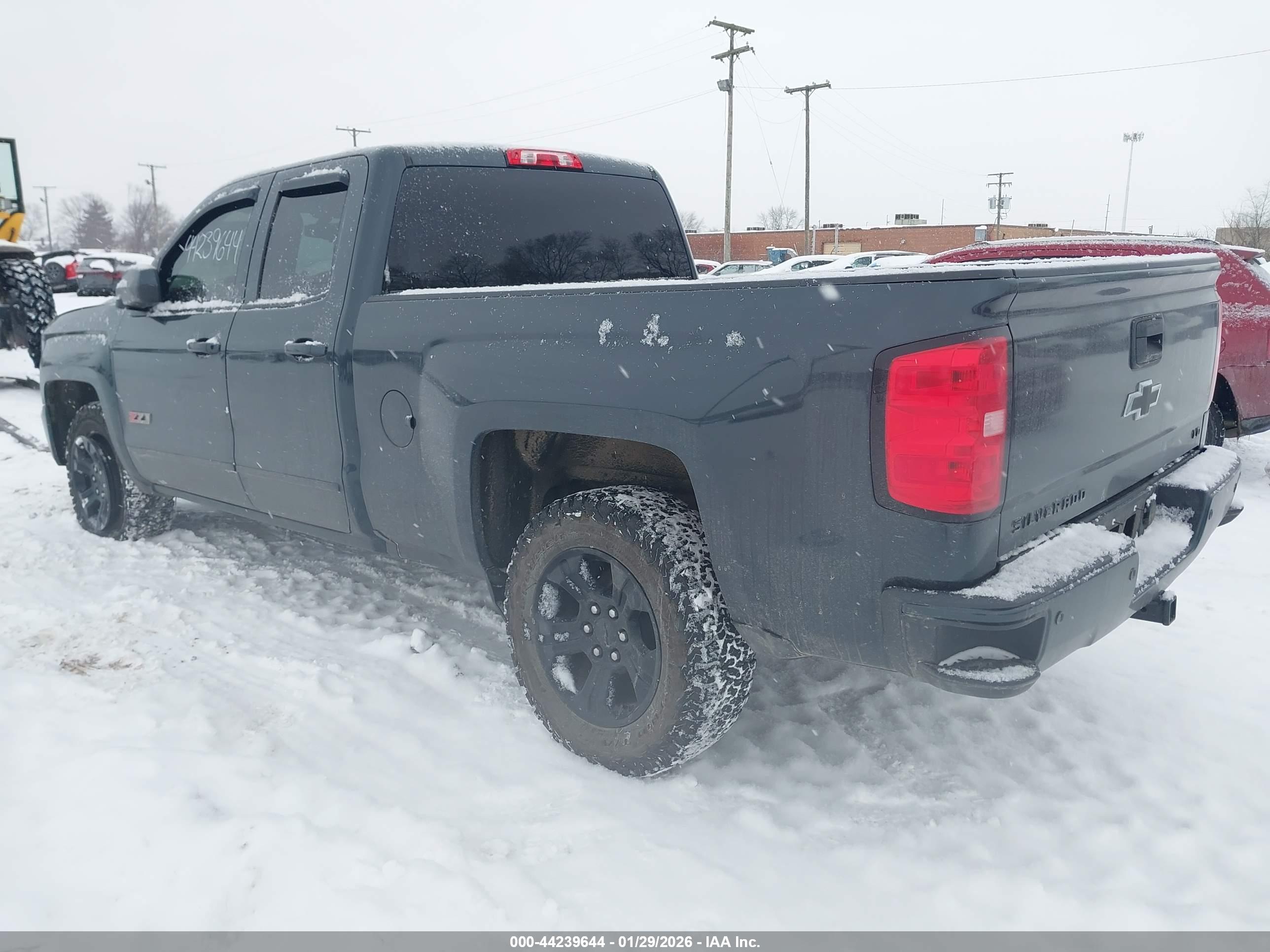 CHEVROLET SILVERADO image 3