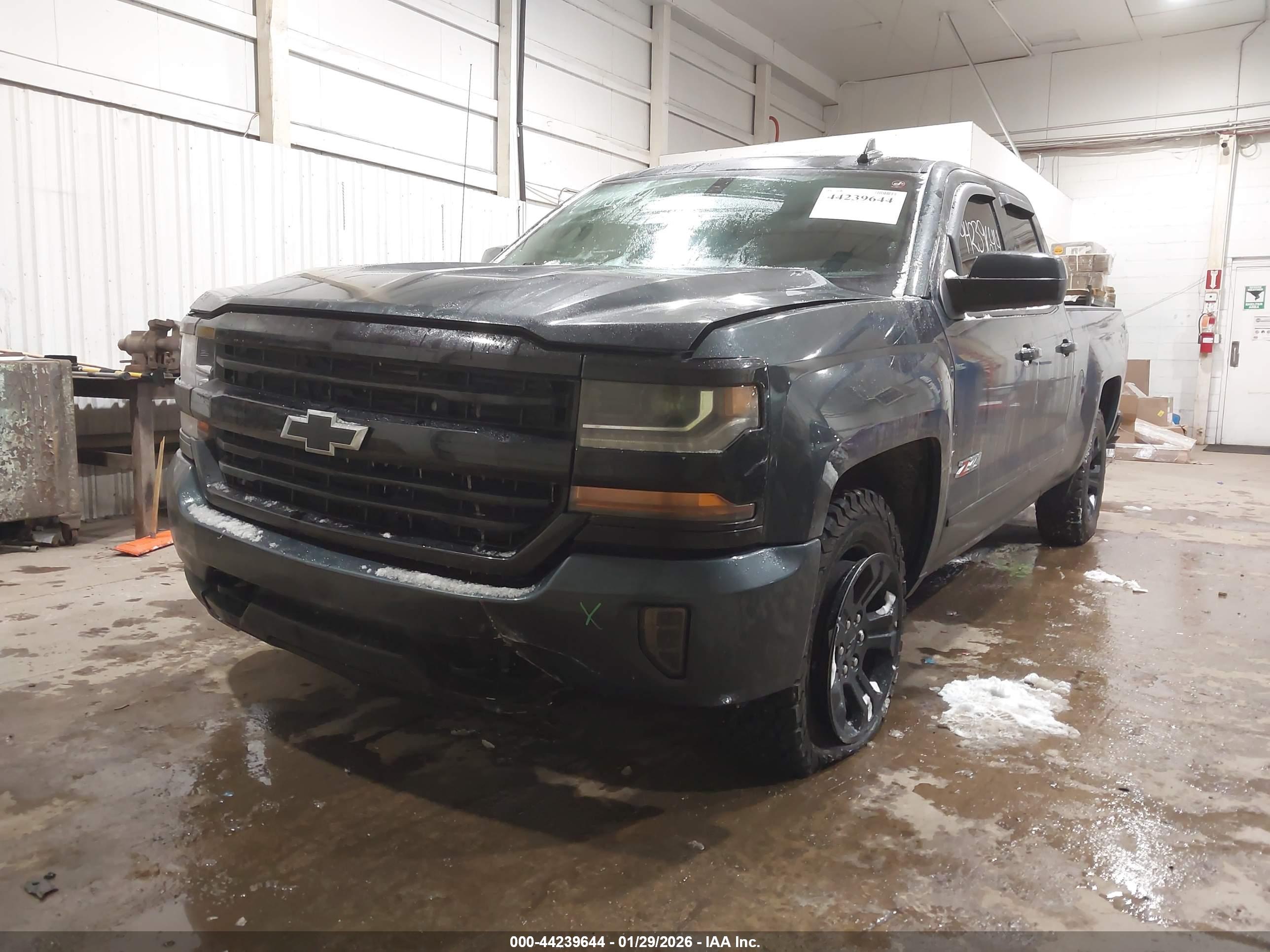 CHEVROLET SILVERADO image 6