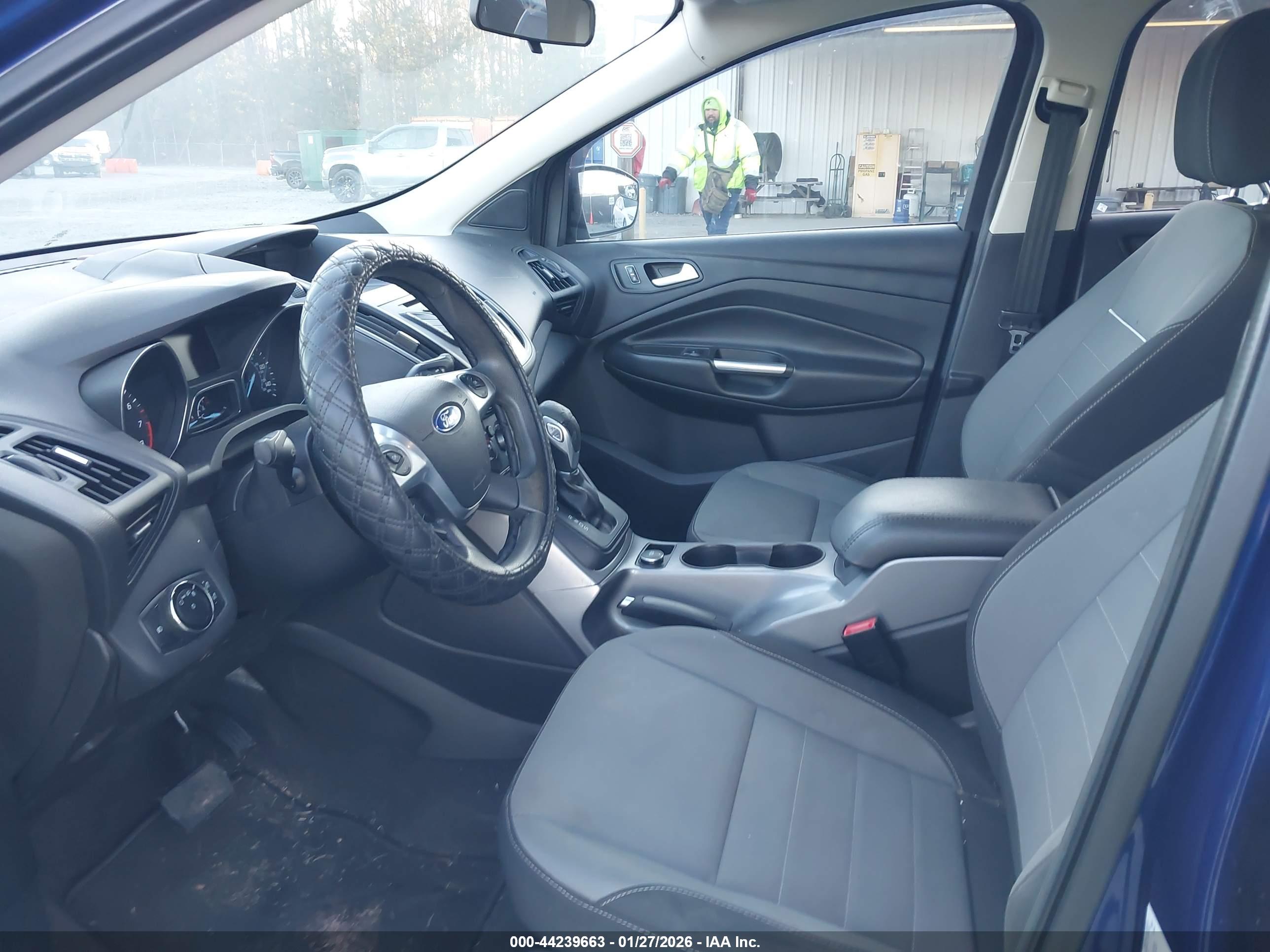 FORD ESCAPE image 5