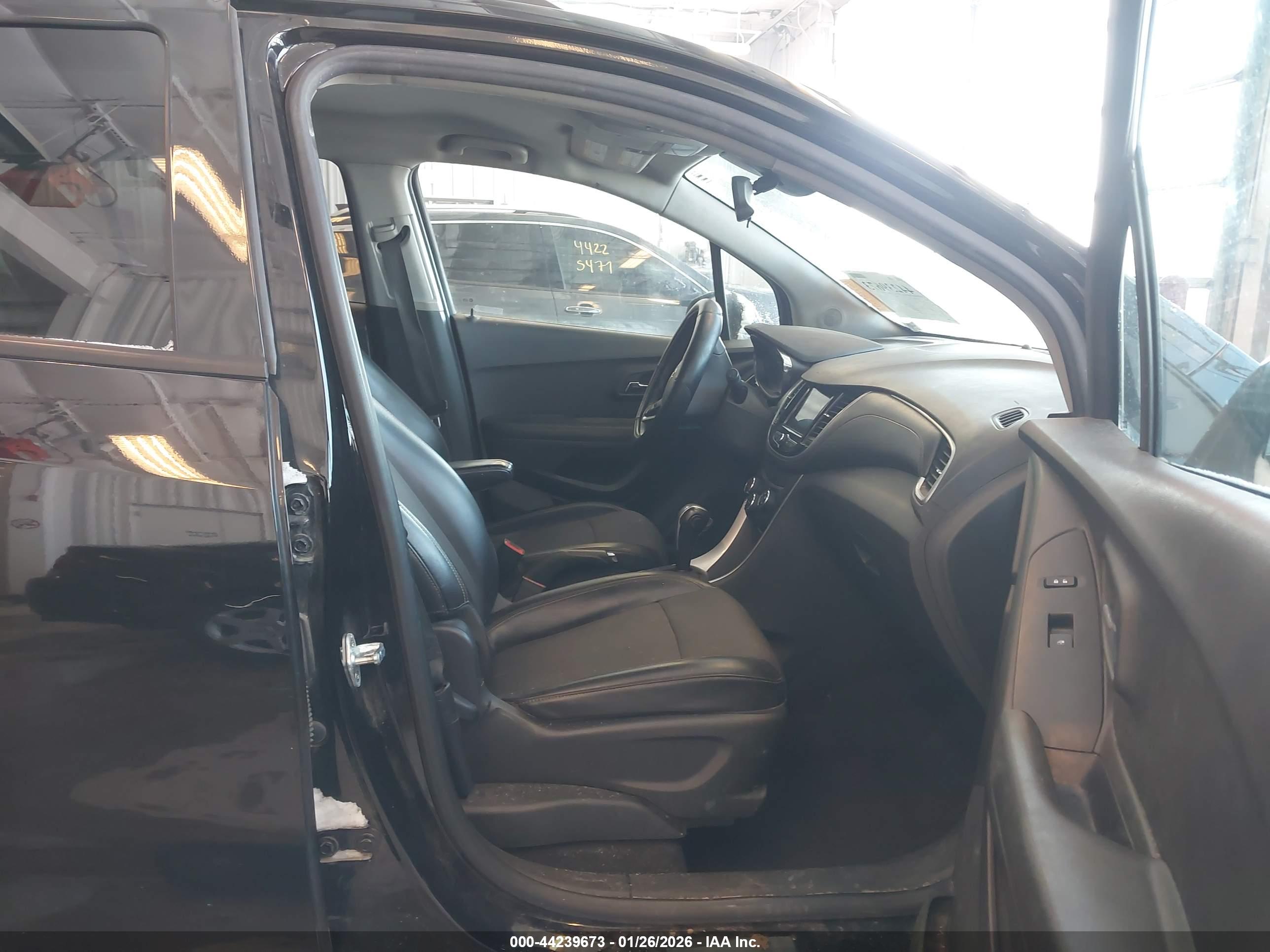 CHEVROLET TRAX image 5