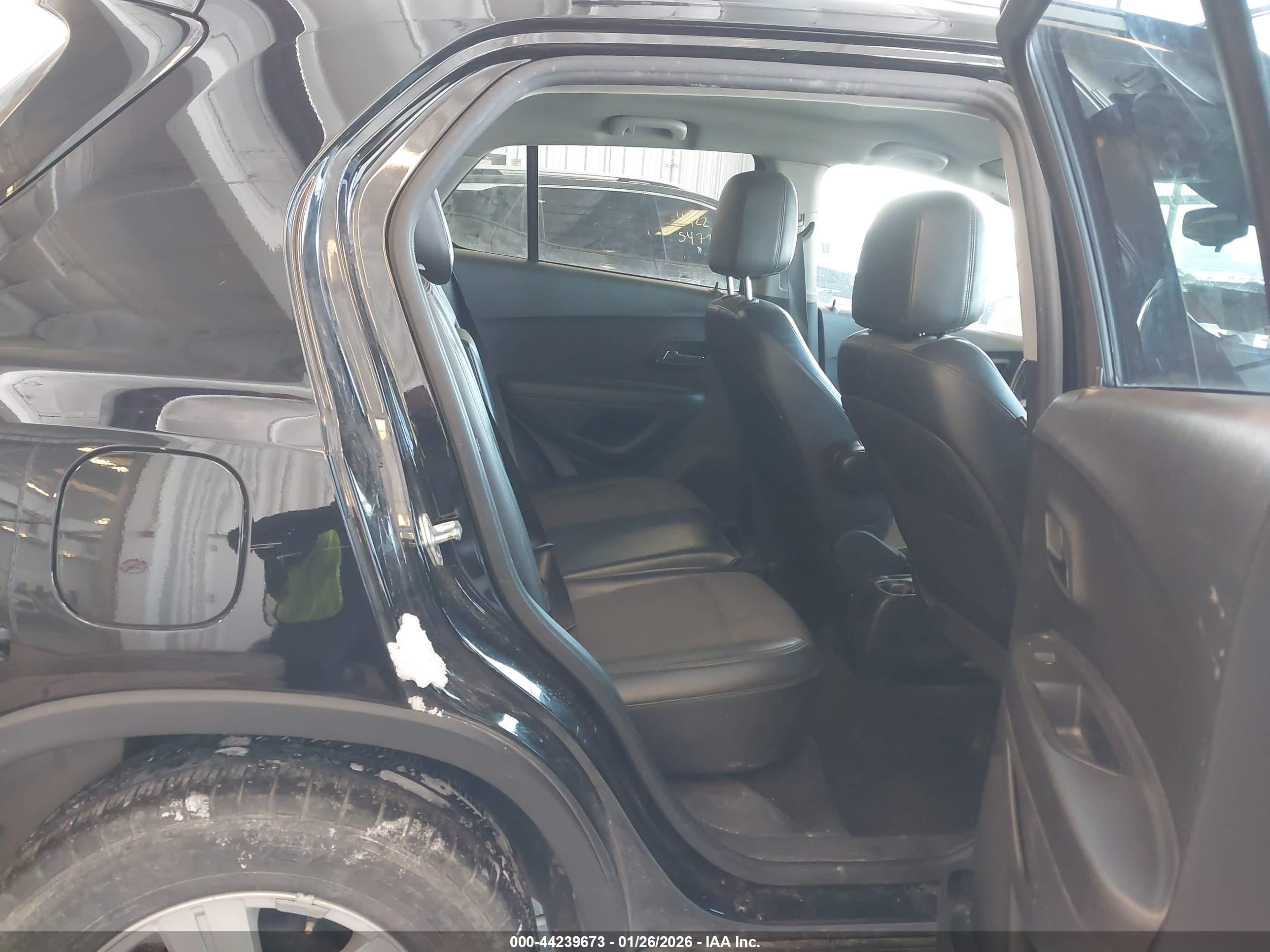CHEVROLET TRAX image 8