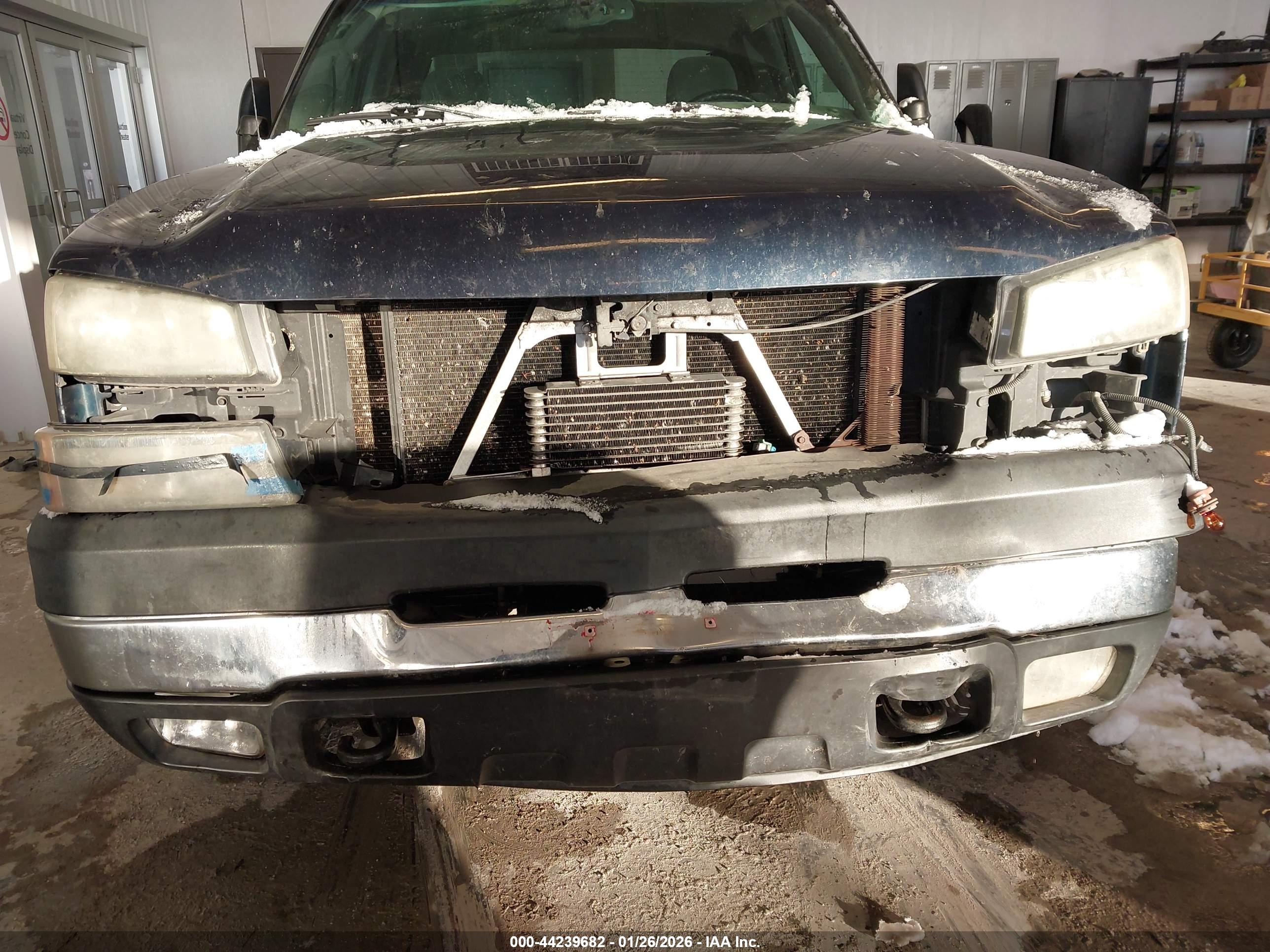 CHEVROLET SILVERADO image 6