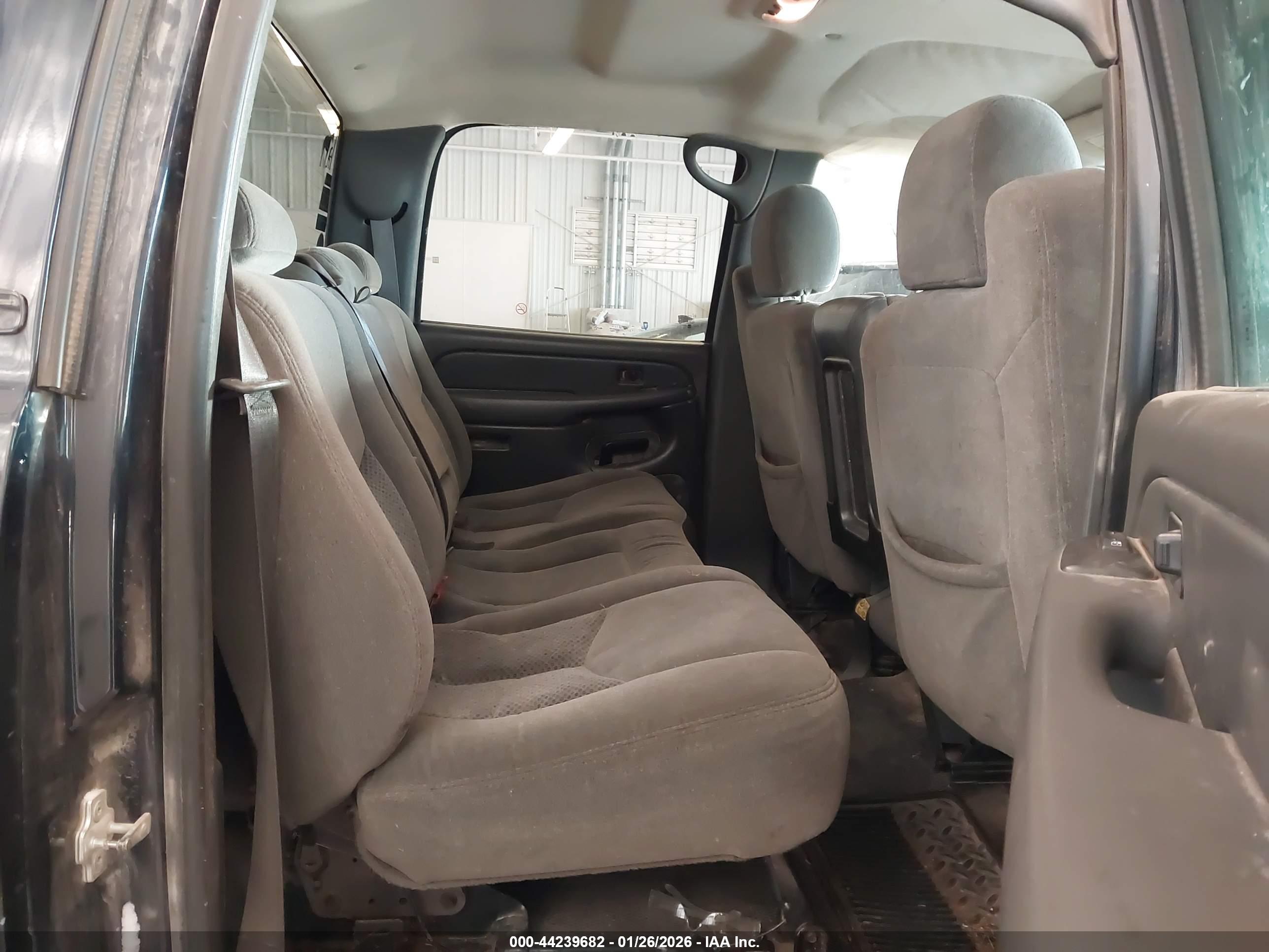 CHEVROLET SILVERADO image 8