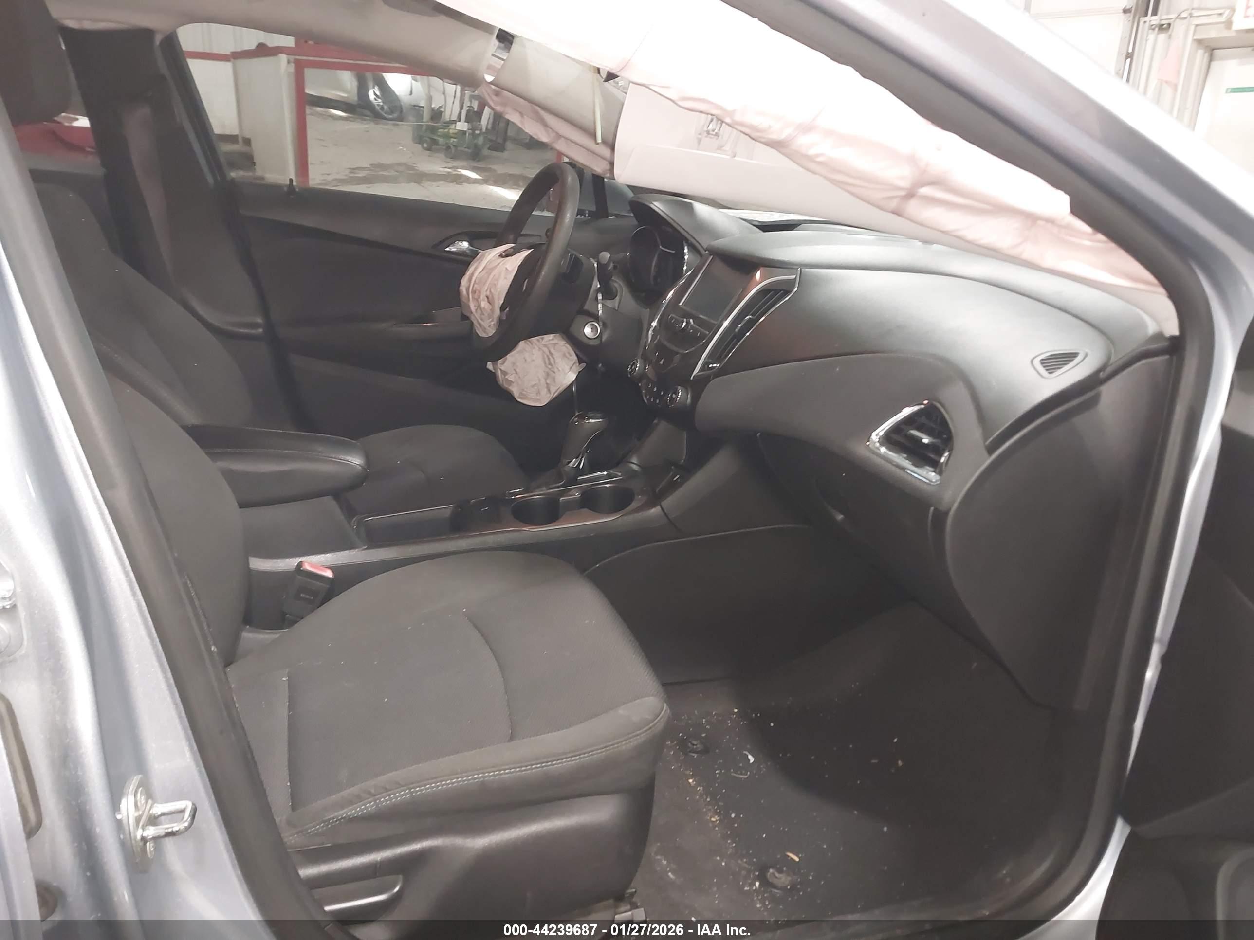 CHEVROLET CRUZE image 5