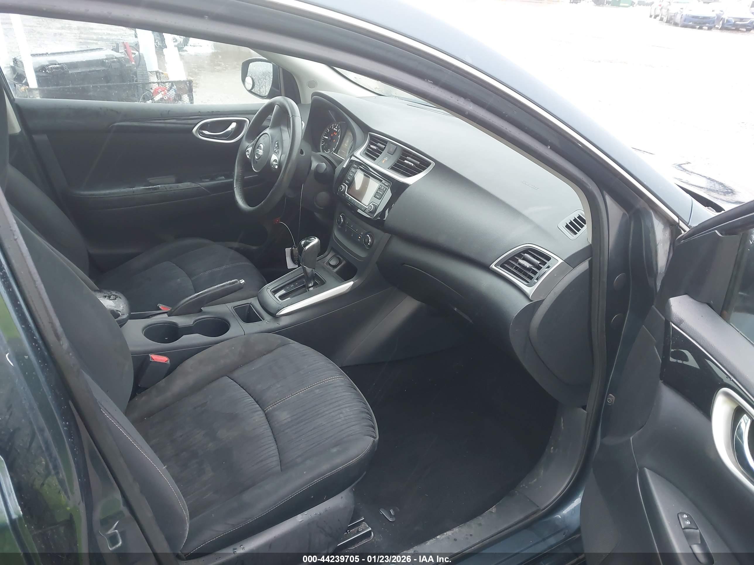 NISSAN SENTRA image 5