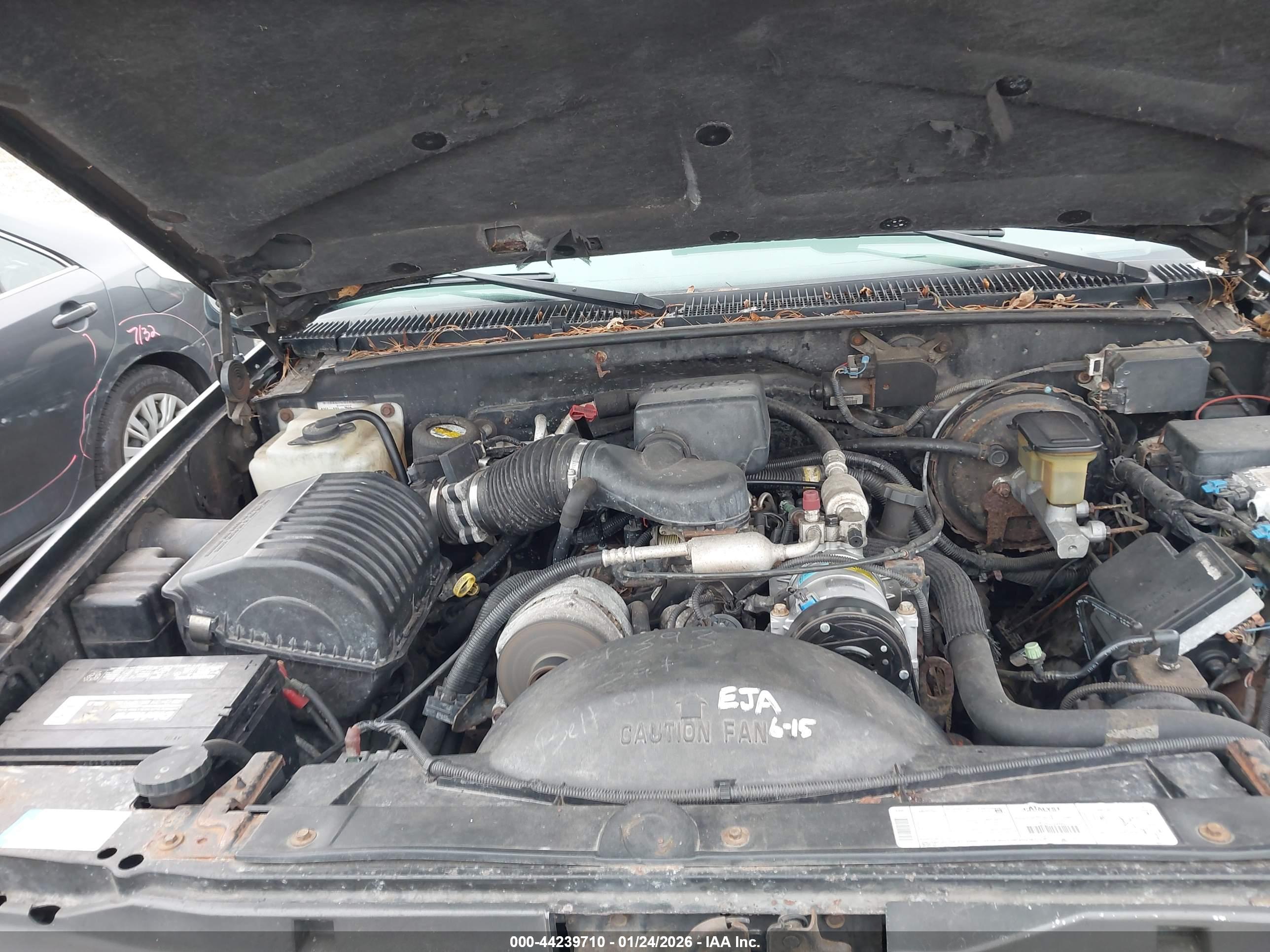 CHEVROLET SUBURBAN image 10