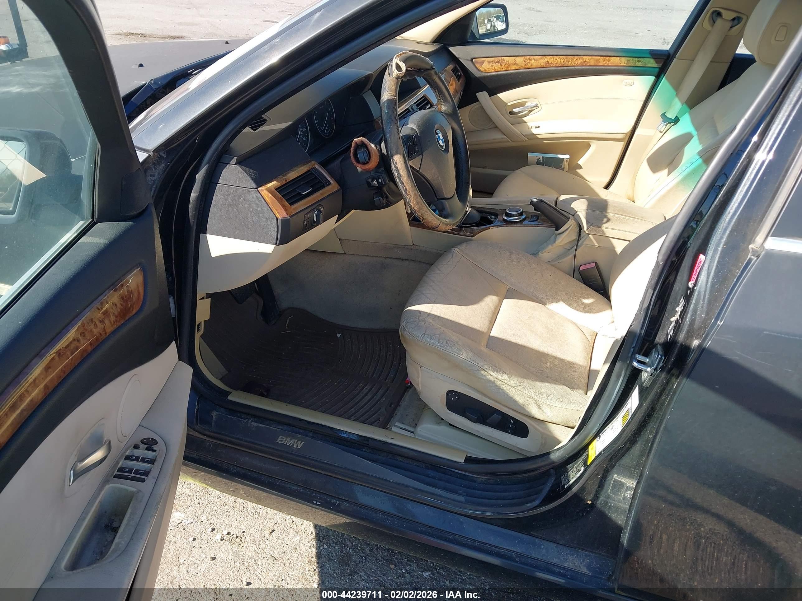 BMW 528I image 5
