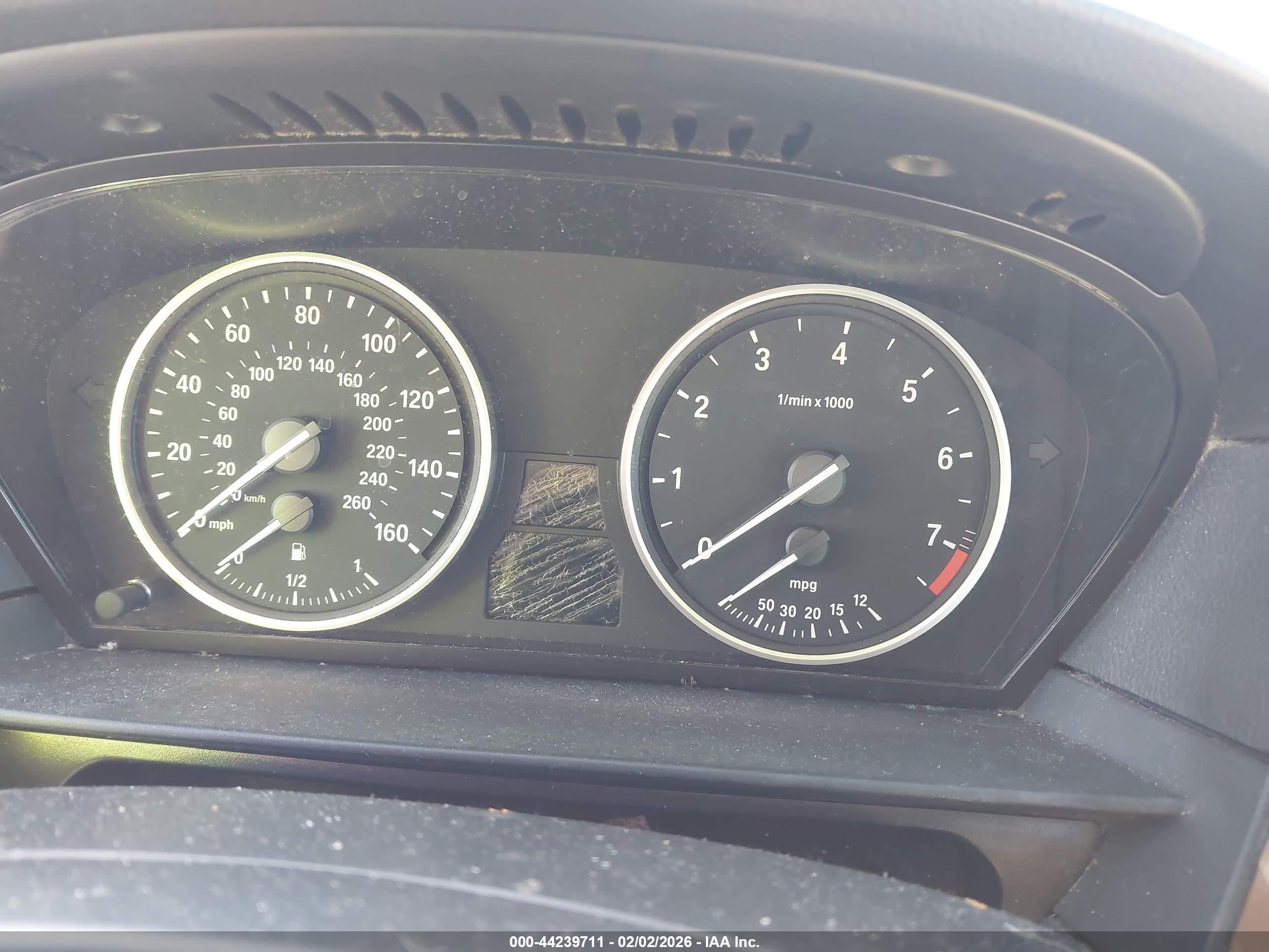 BMW 528I image 7