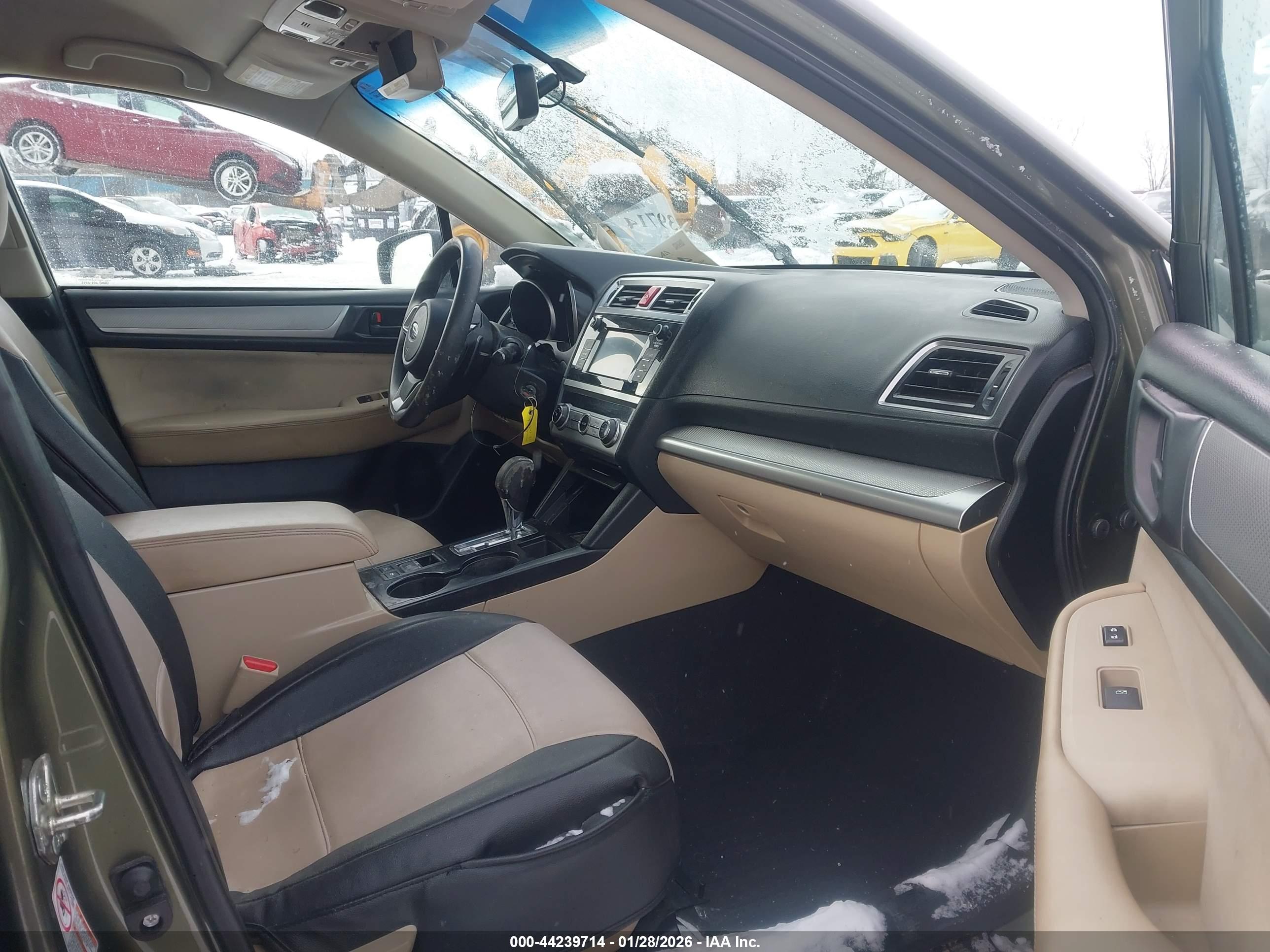 SUBARU OUTBACK image 5