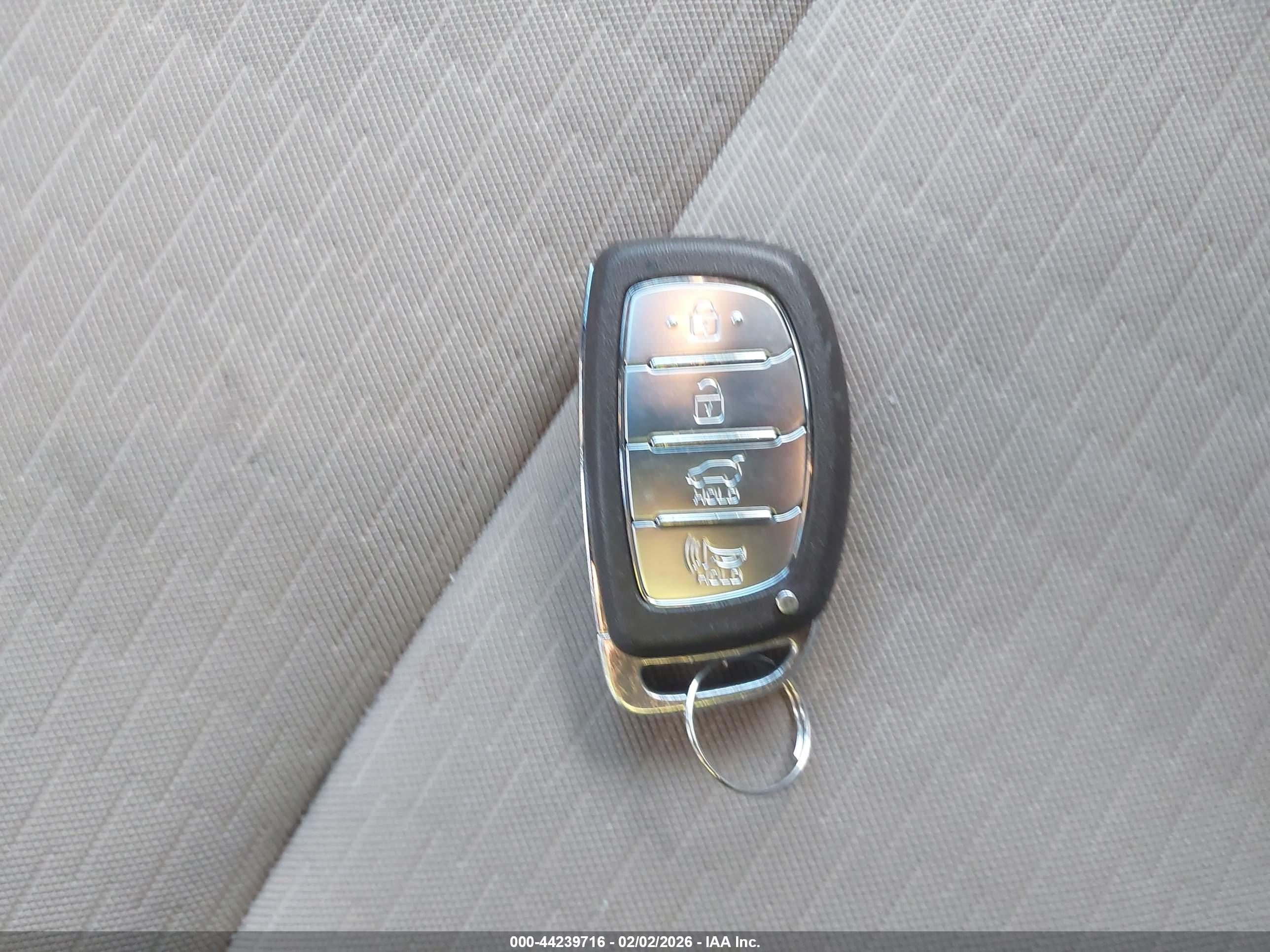 HYUNDAI TUCSON image 11