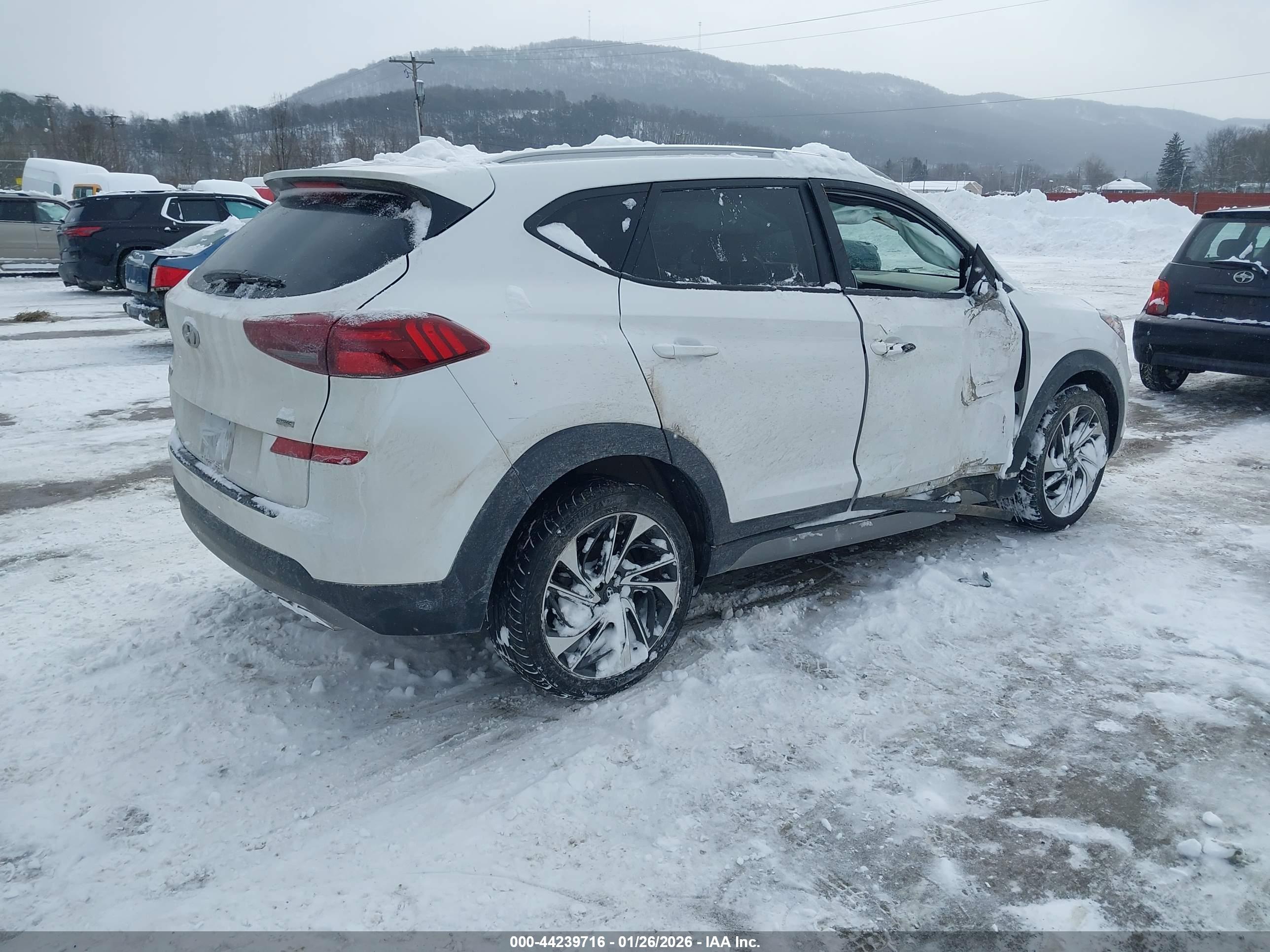 HYUNDAI TUCSON image 4