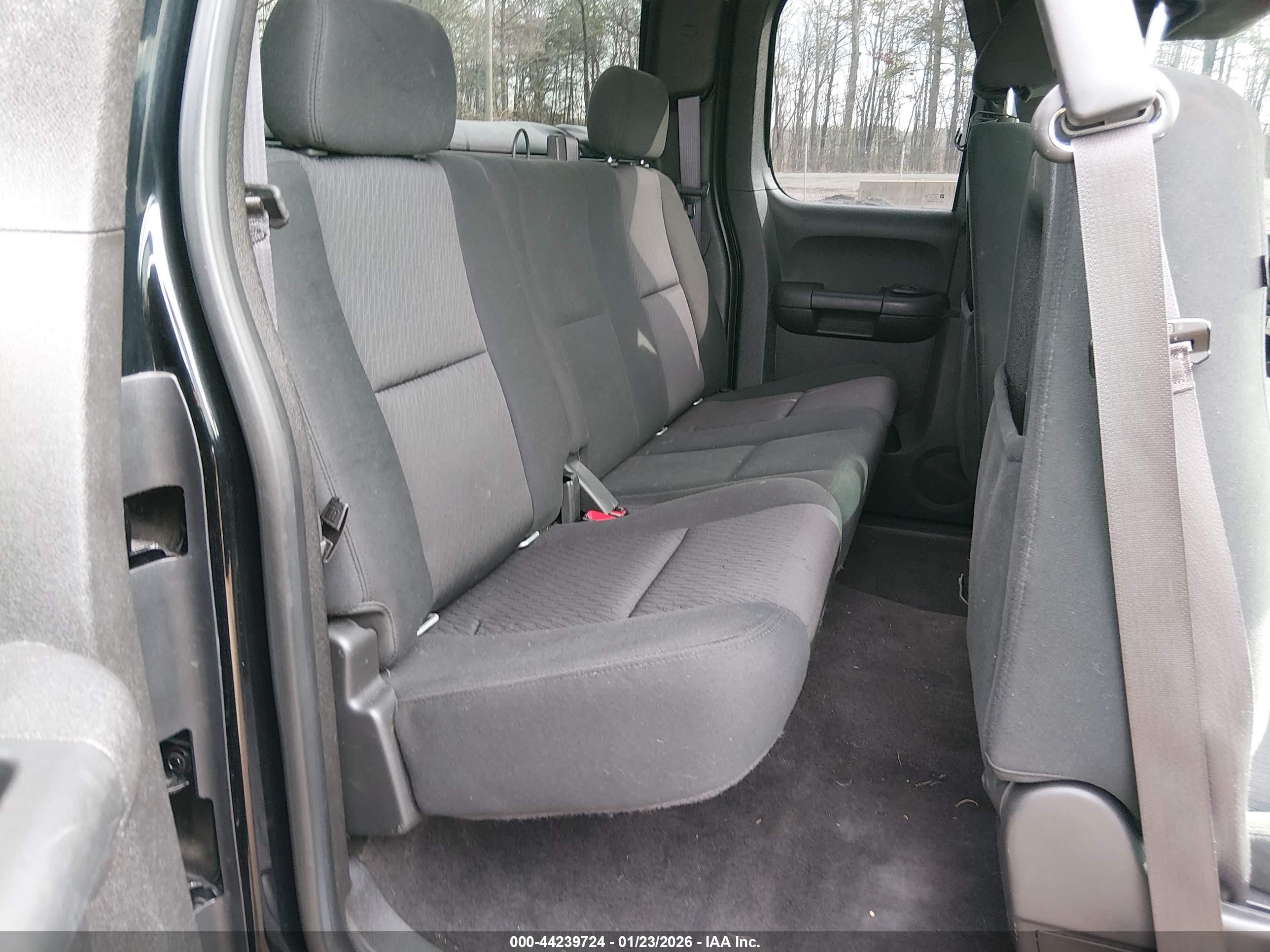 CHEVROLET SILVERADO image 8