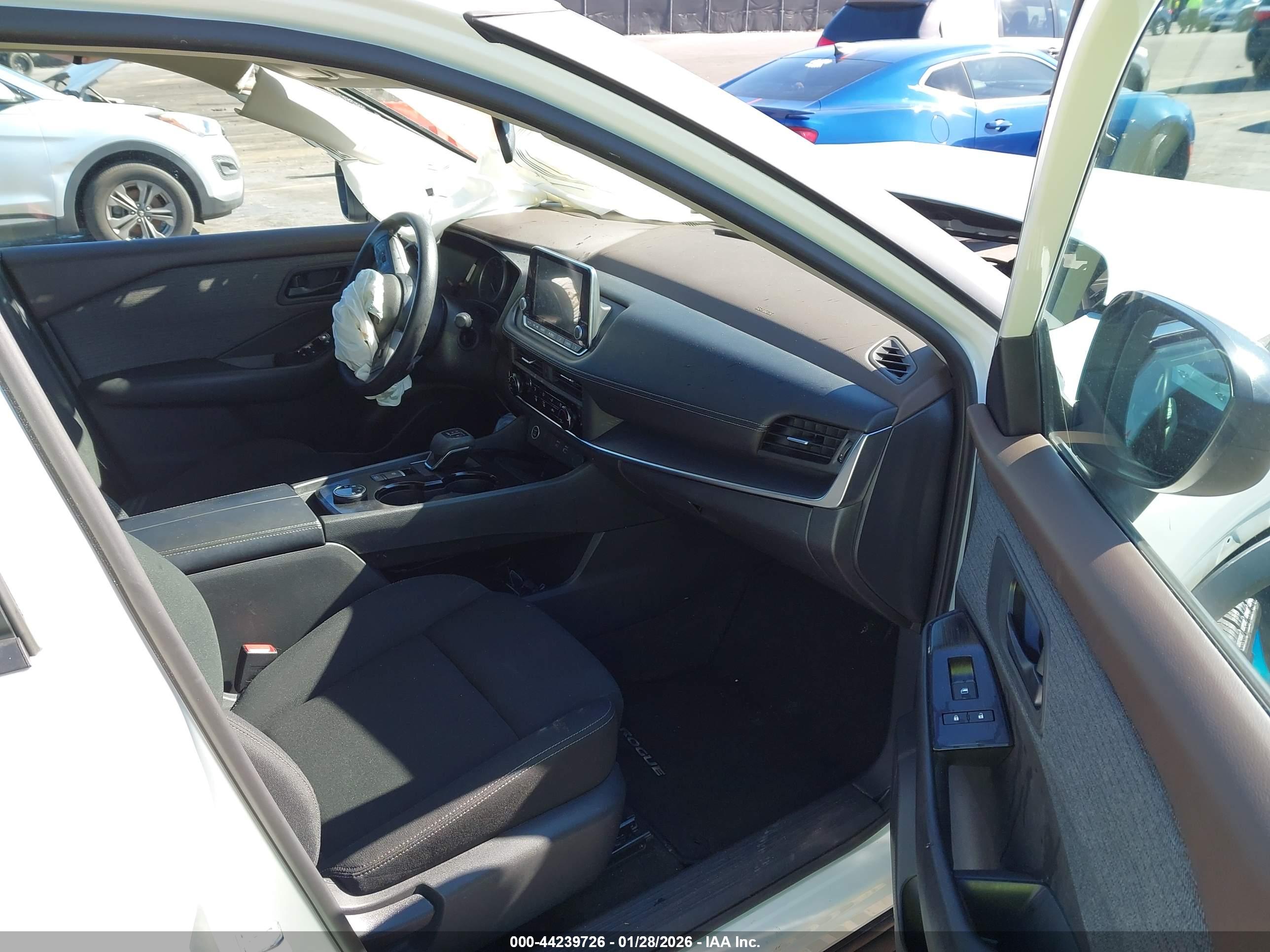 NISSAN ROGUE image 5