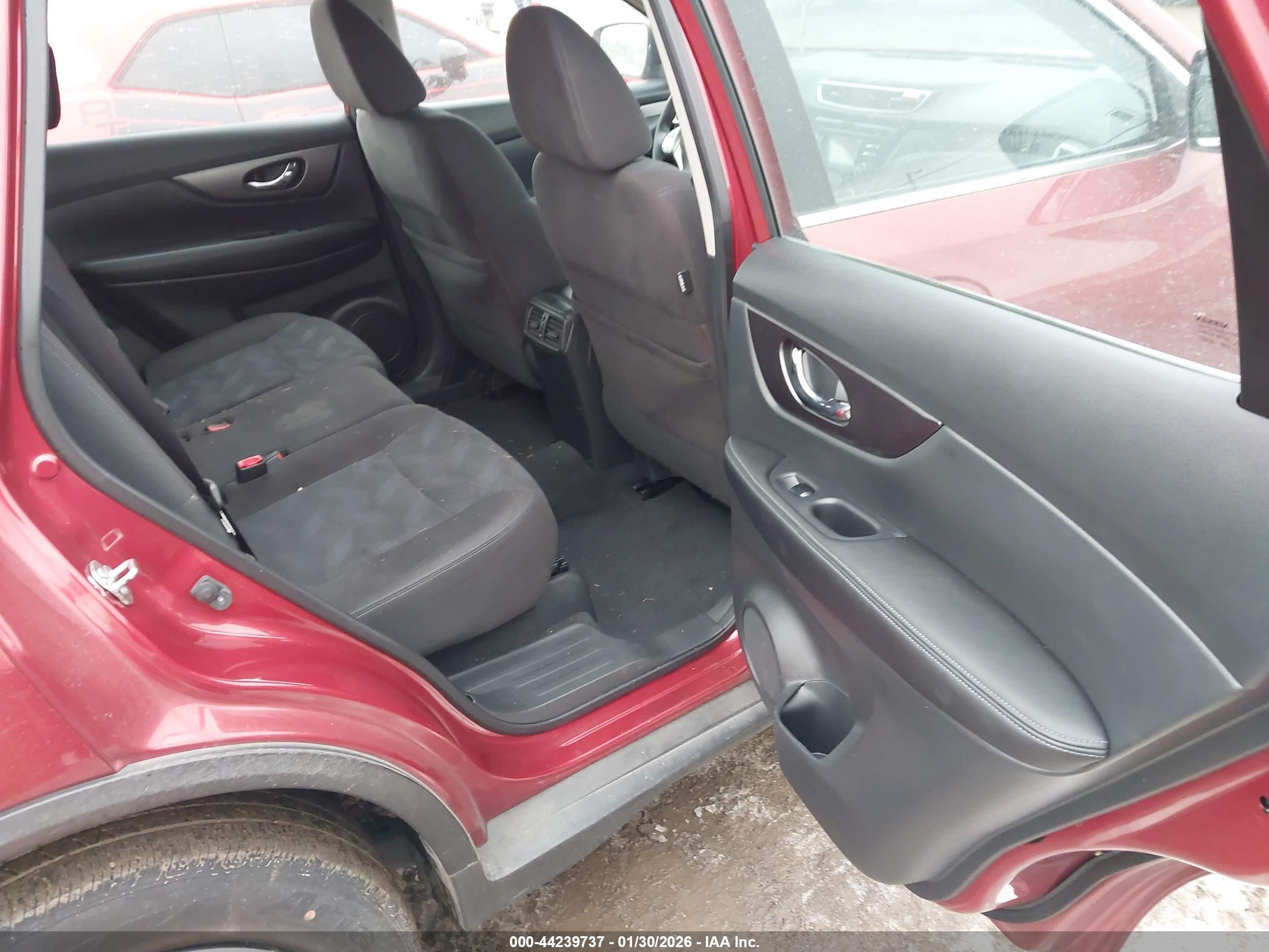 NISSAN ROGUE image 8