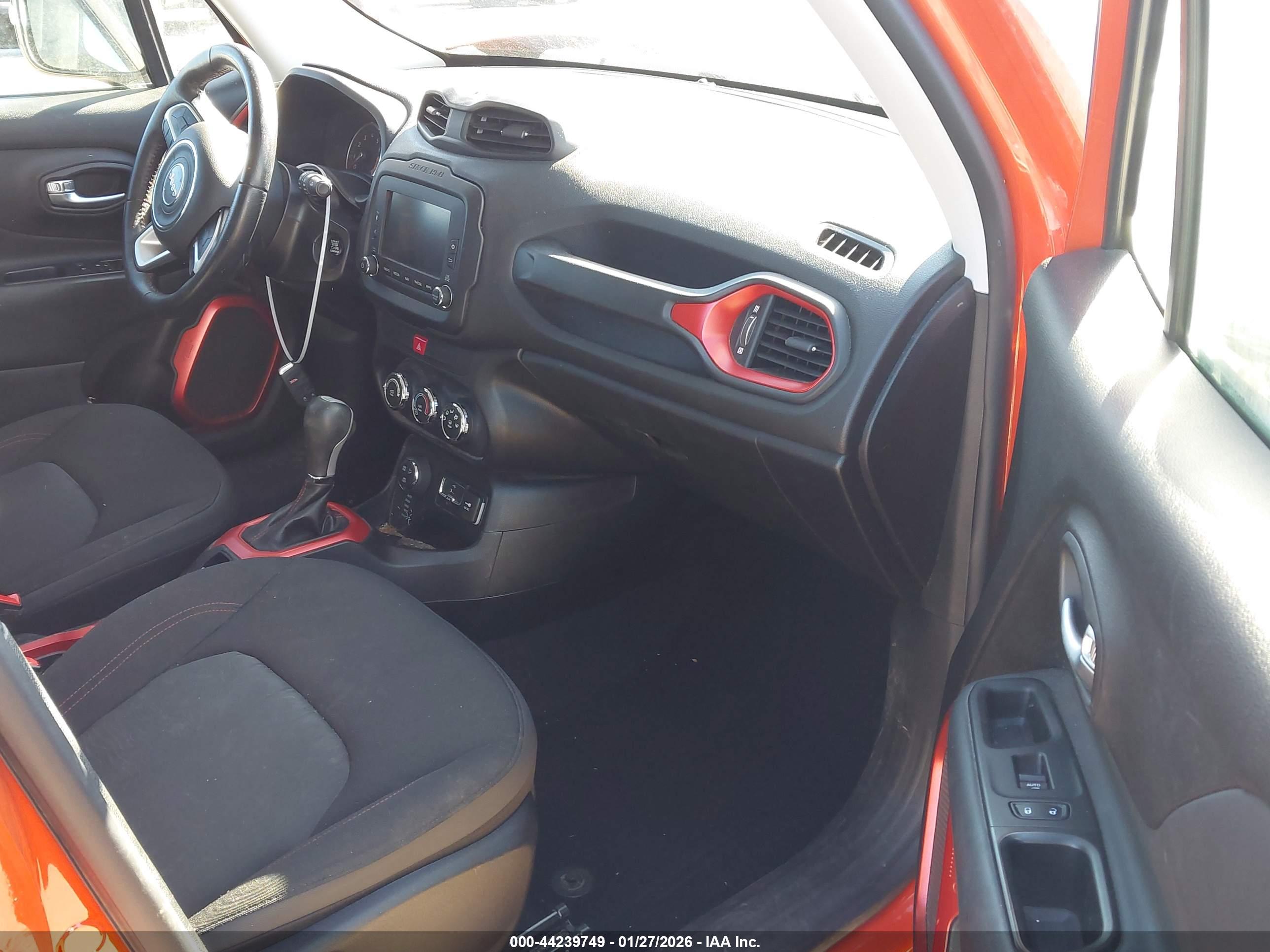 JEEP RENEGADE image 5