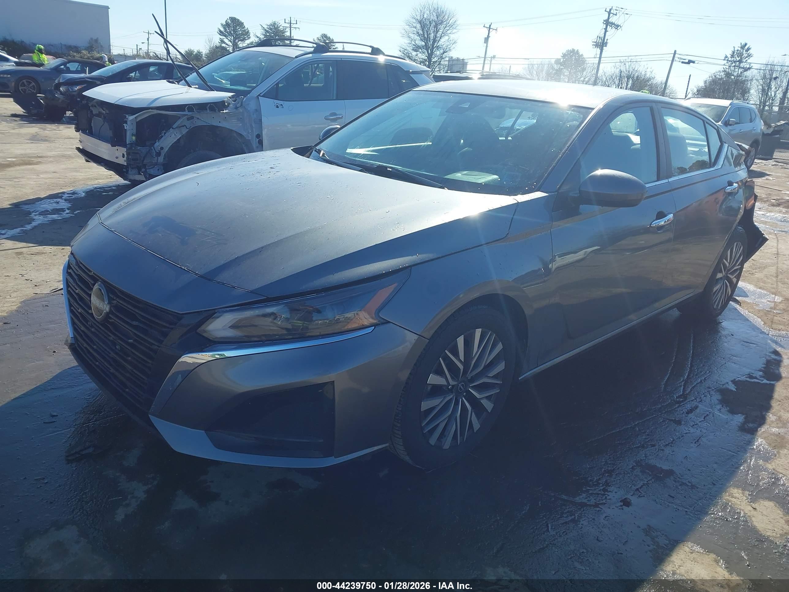 NISSAN ALTIMA image 2
