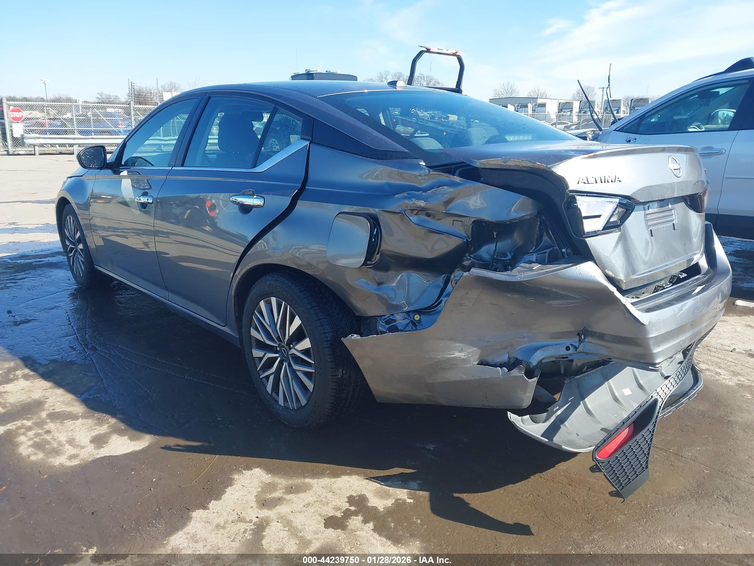 NISSAN ALTIMA image 3
