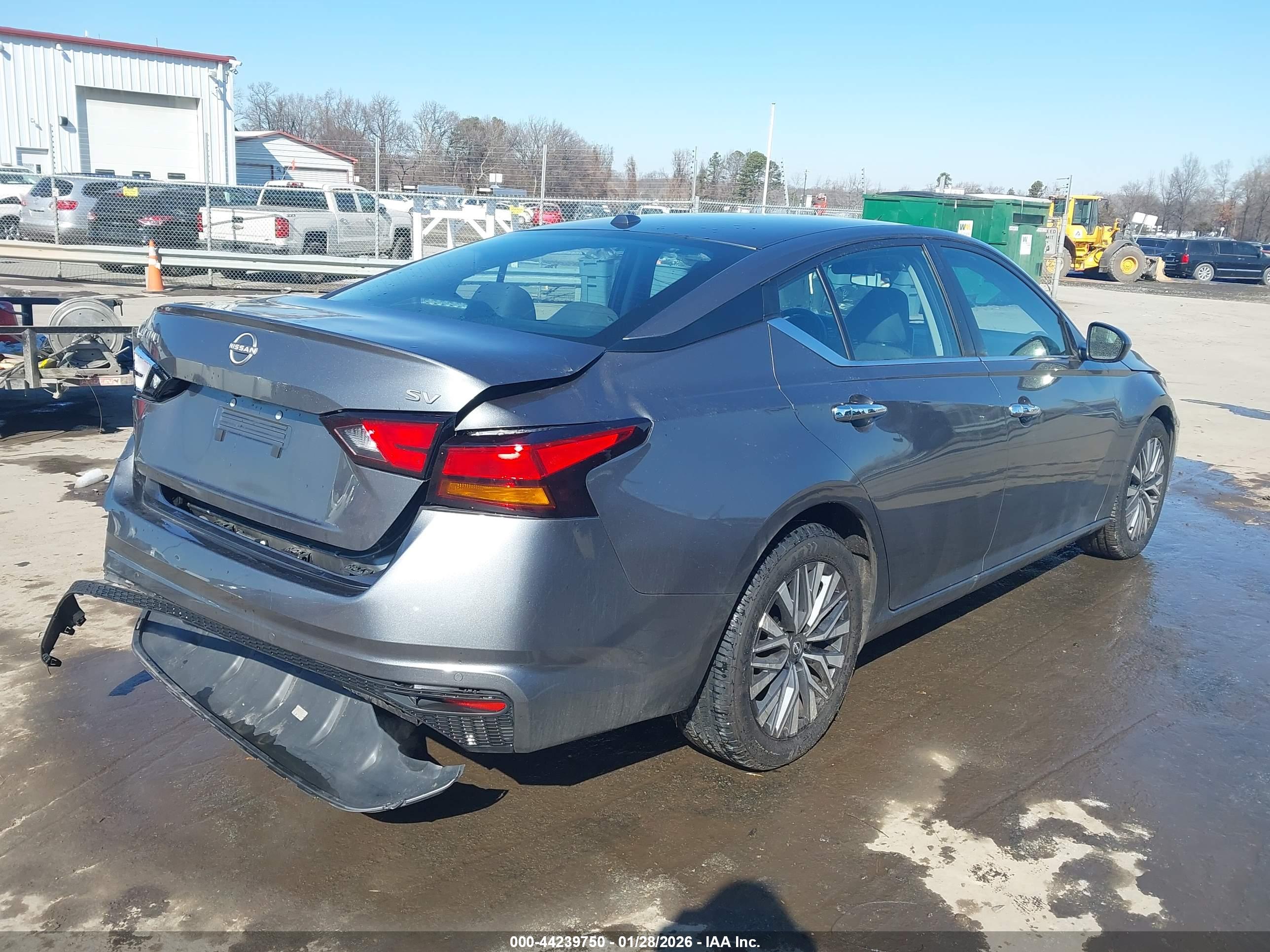 NISSAN ALTIMA image 4