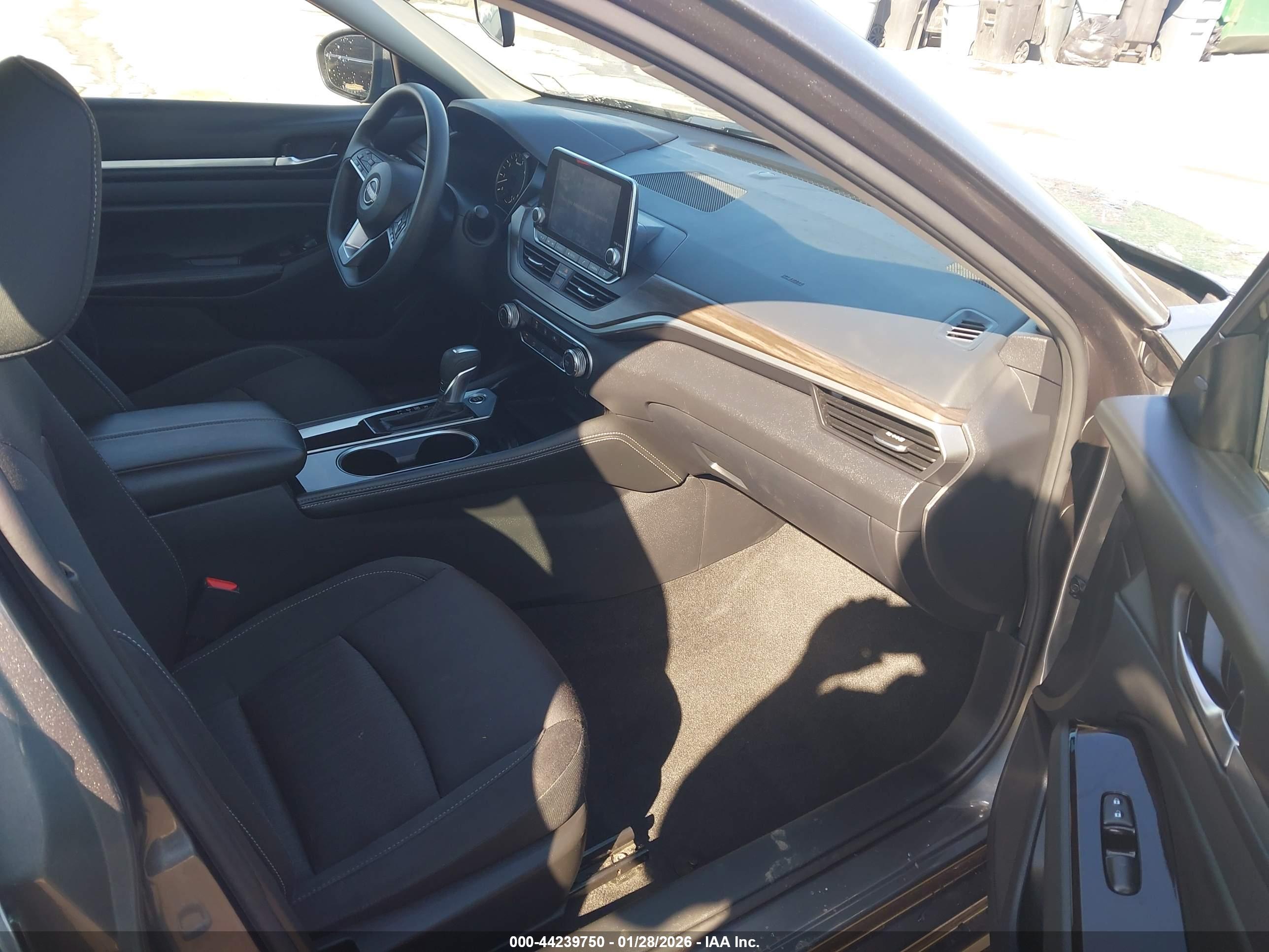 NISSAN ALTIMA image 5