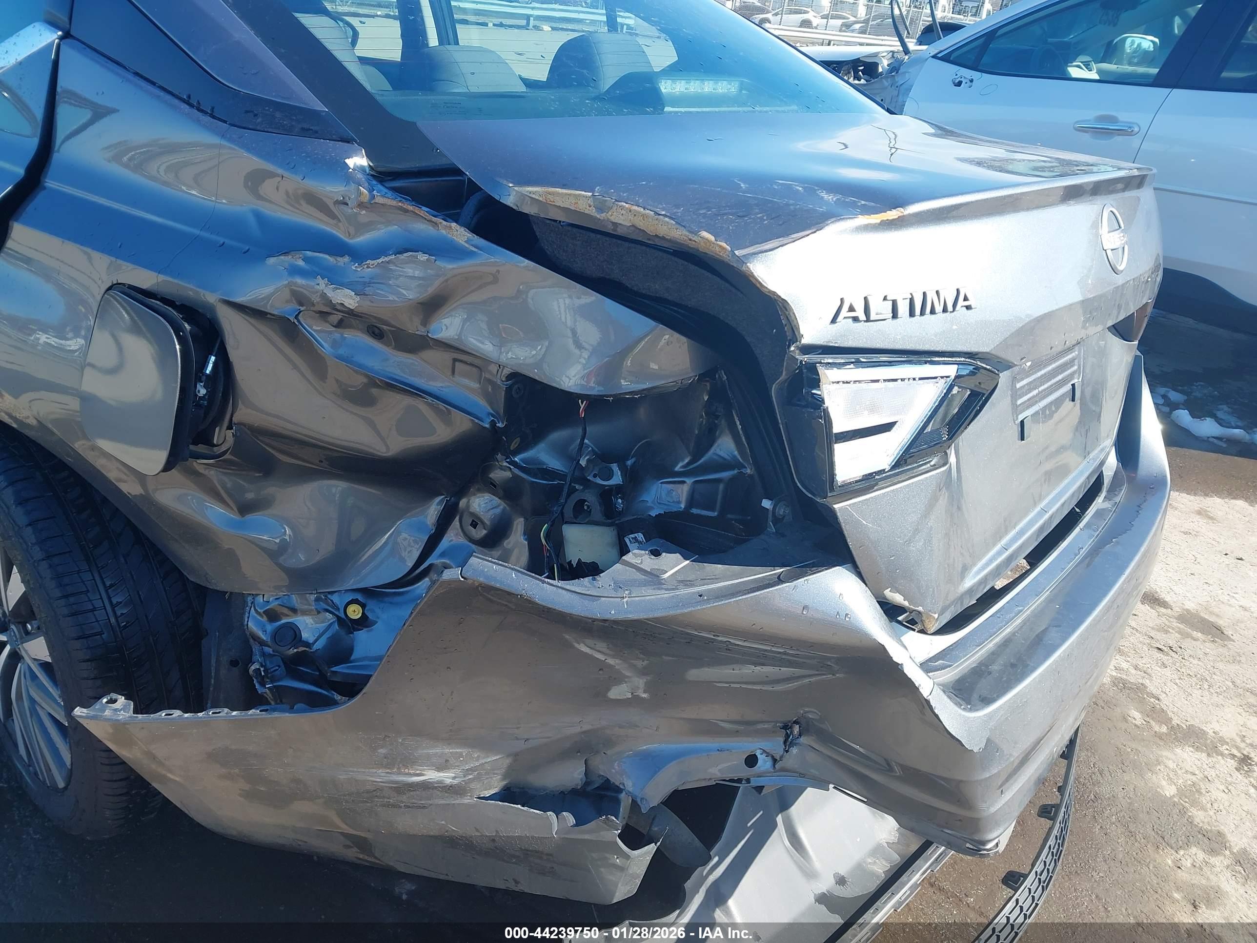 NISSAN ALTIMA image 6