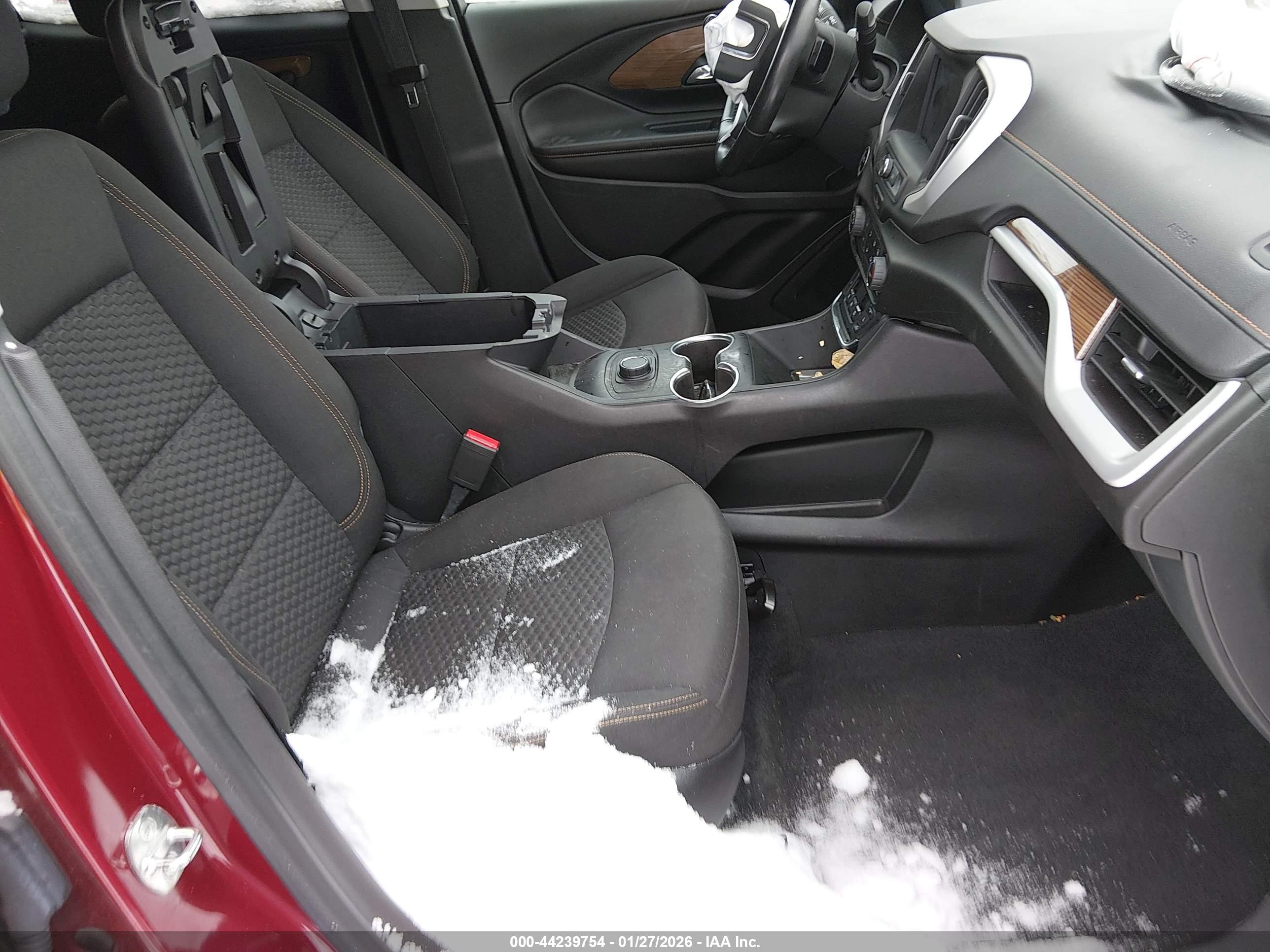GMC TERRAIN image 5