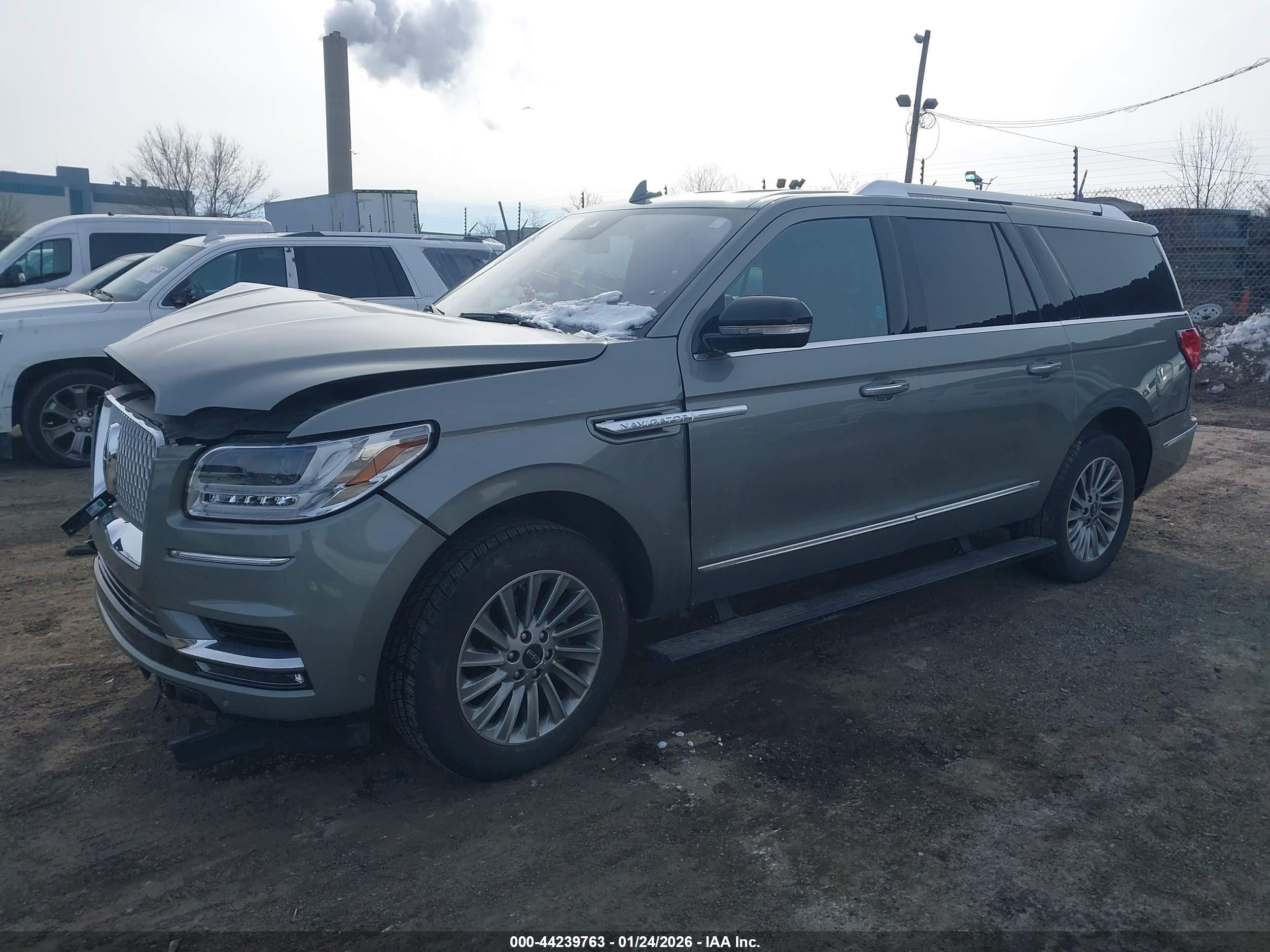 LINCOLN NAVIGATOR image 2