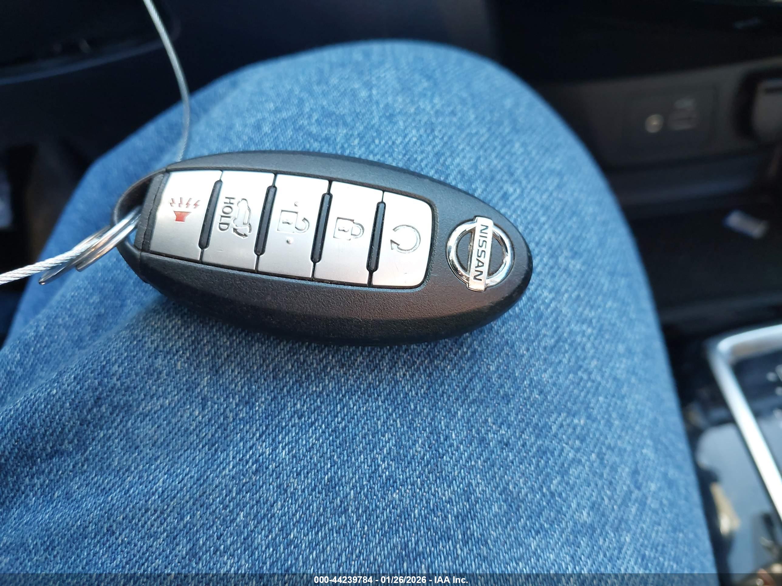 NISSAN ROGUE image 11