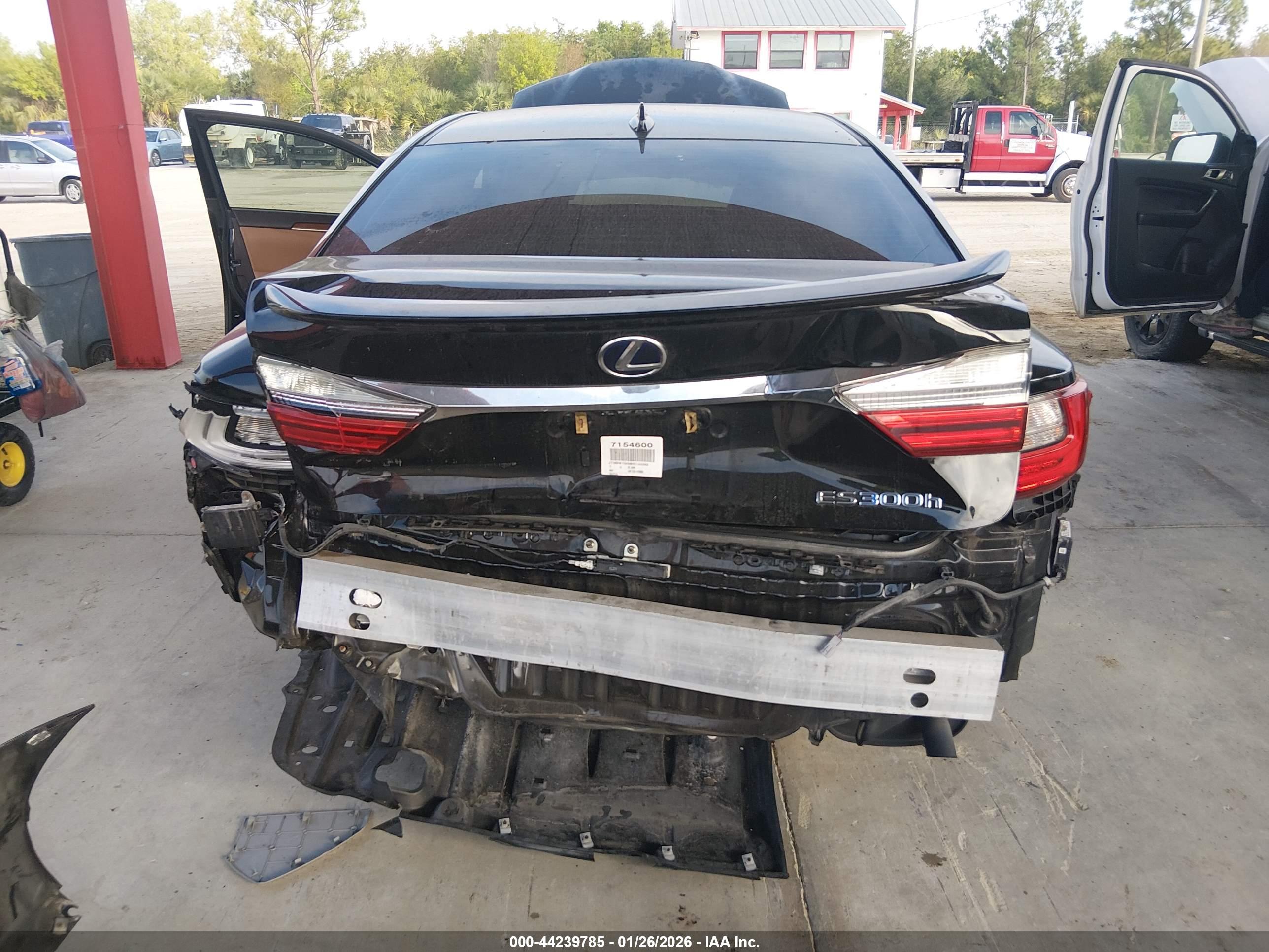 LEXUS ES image 6